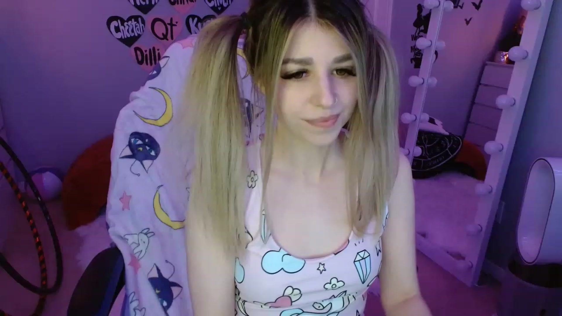 Gallery image thumbnail from Serafina's myfreecams stream on, 03/19/2023, 08:20 image 6 of 20