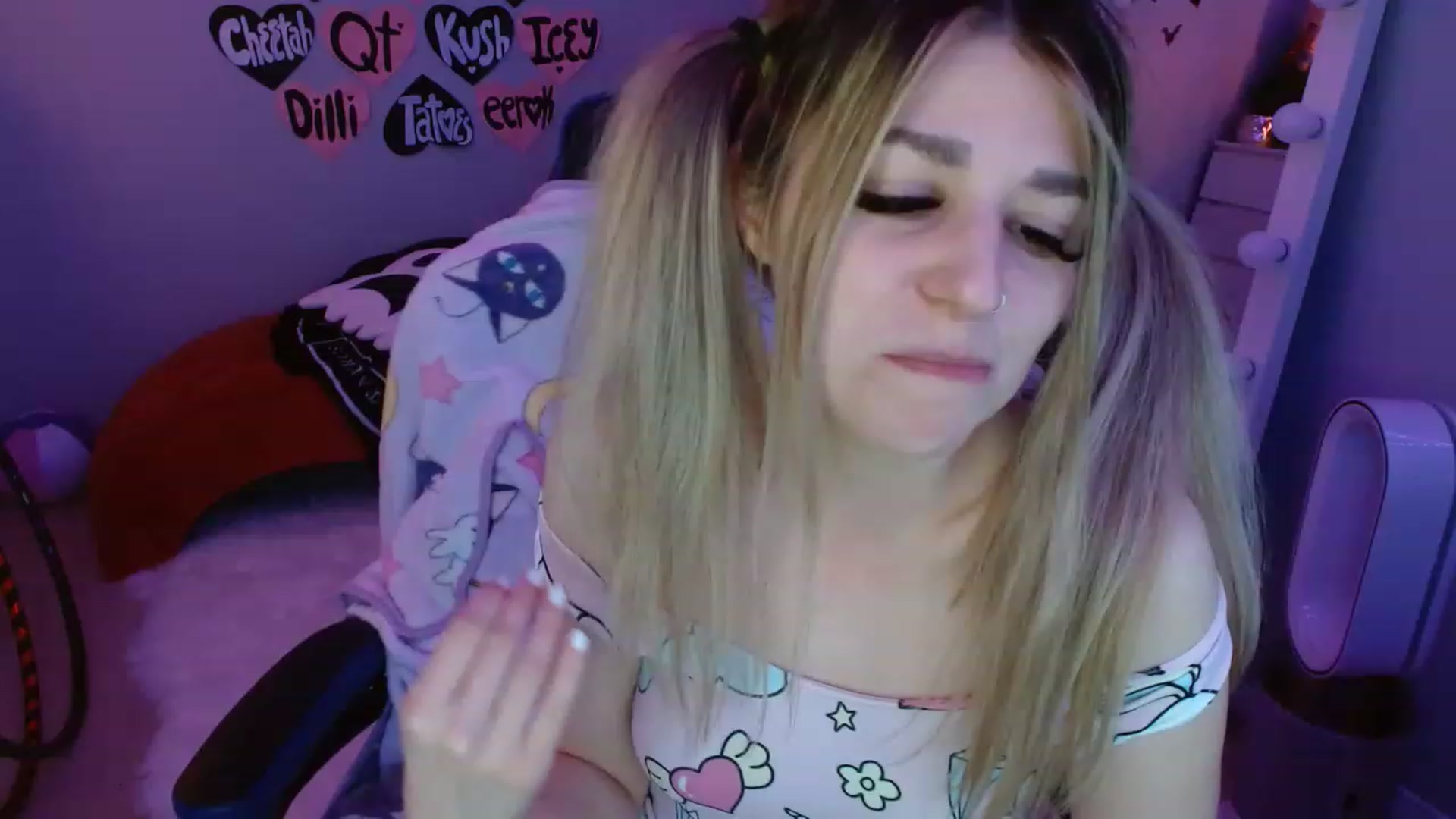 Gallery image thumbnail from Serafina's myfreecams stream on, 03/19/2023, 08:20 image 20 of 20
