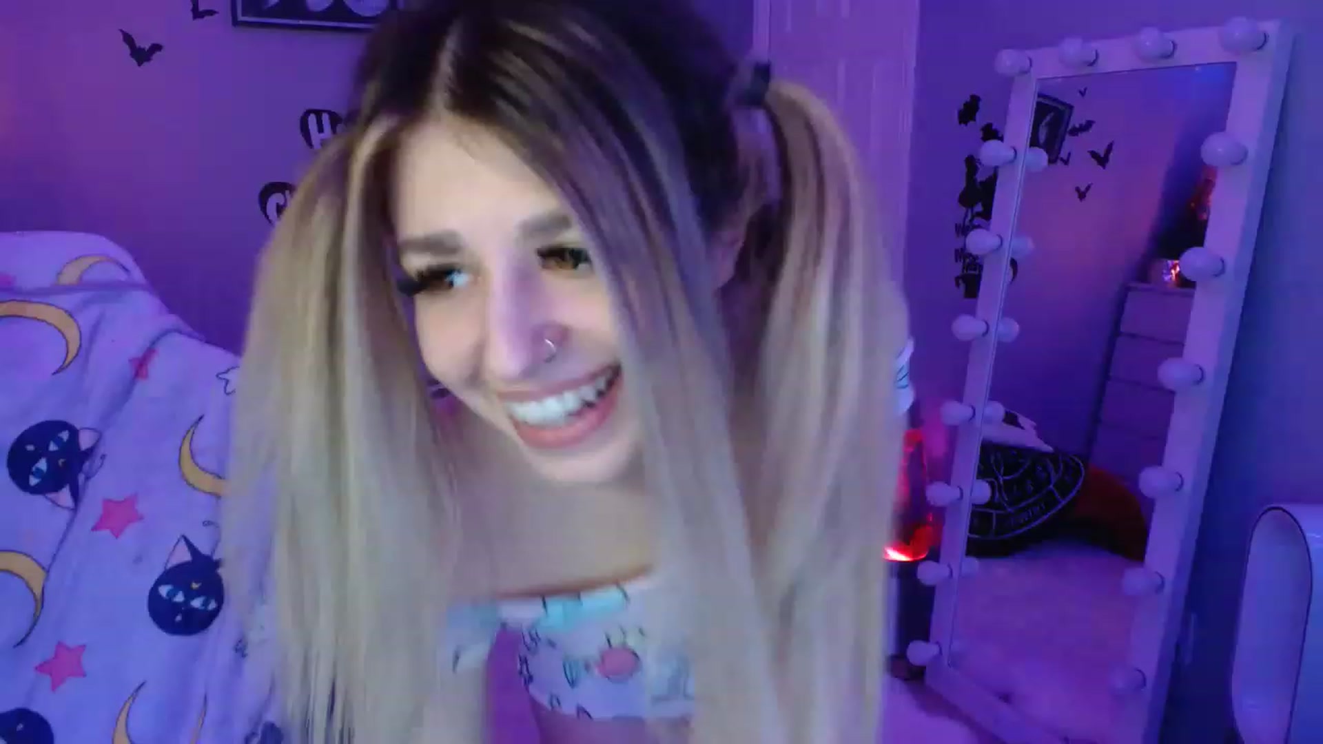 Gallery image thumbnail from Serafina's myfreecams stream on, 03/19/2023, 08:20 image 8 of 20