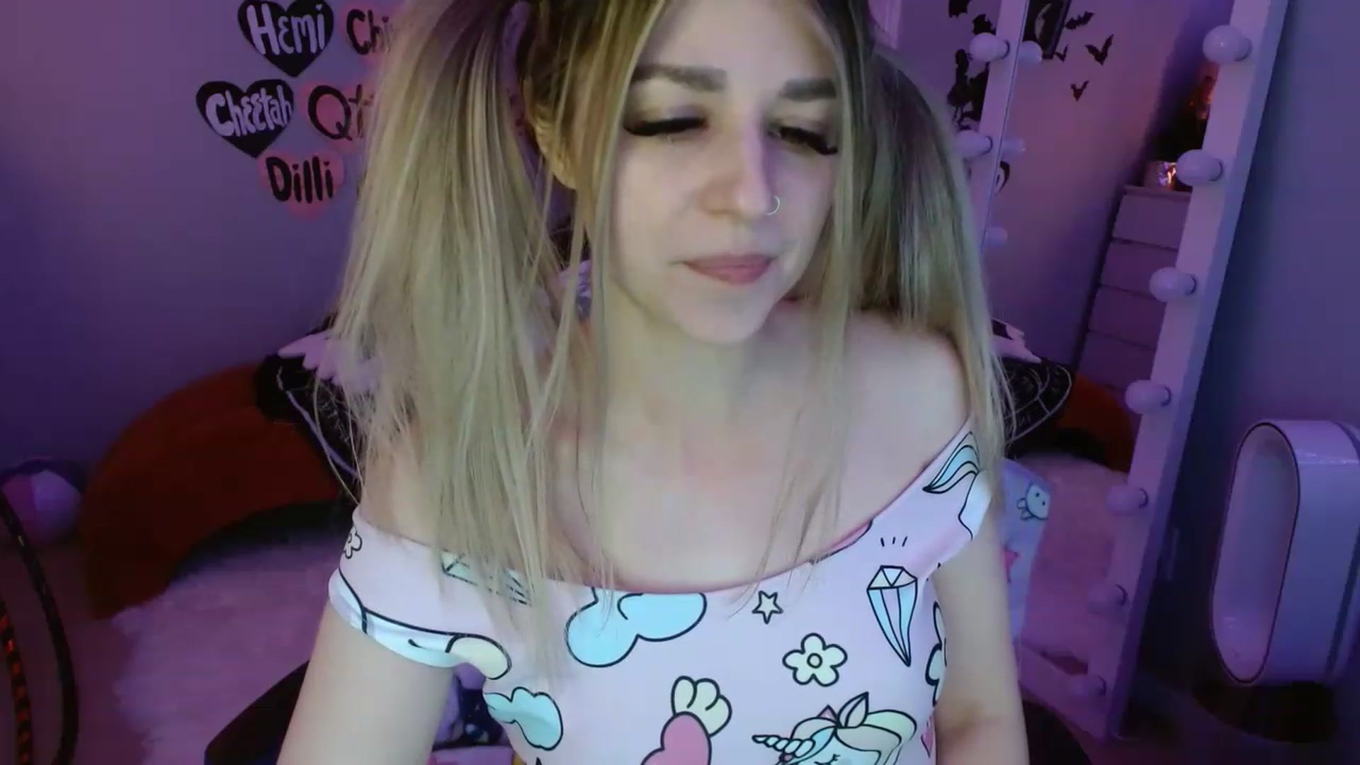 Gallery image thumbnail from Serafina's myfreecams stream on, 03/19/2023, 08:20 image 17 of 20