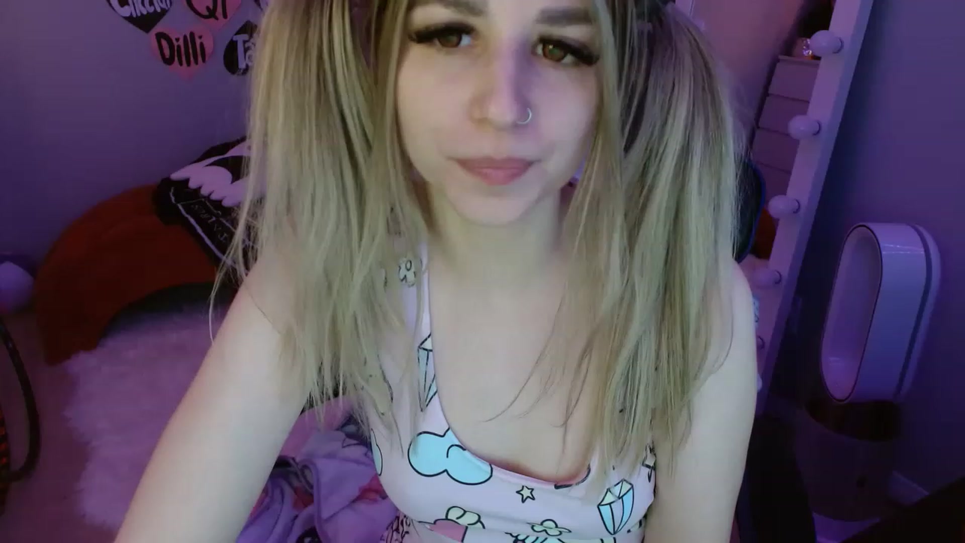 Gallery image thumbnail from Serafina's myfreecams stream on, 03/19/2023, 09:11 image 3 of 20