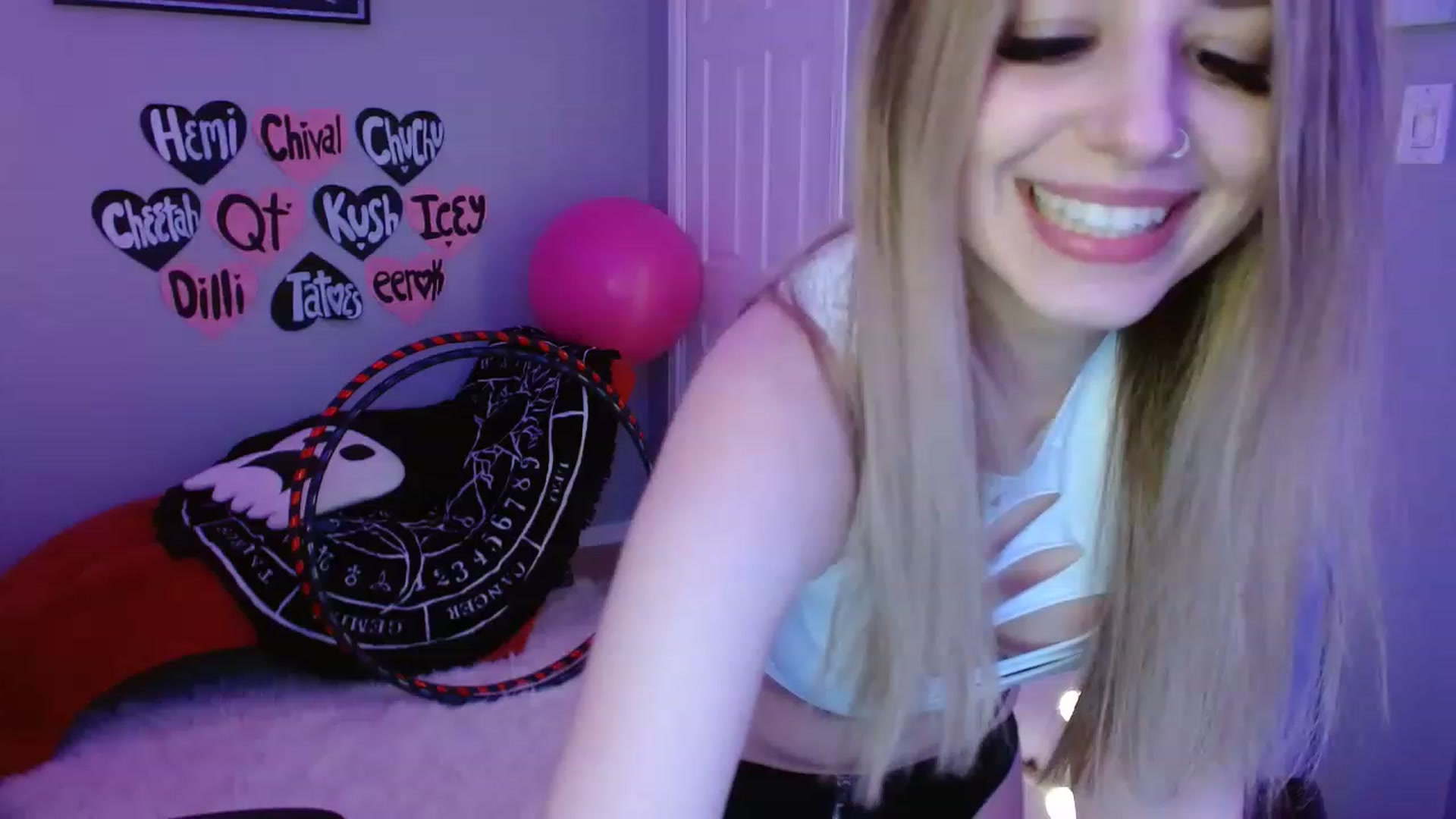 Gallery image thumbnail from Serafina's myfreecams stream on, 03/21/2023, 02:22 image 14 of 20