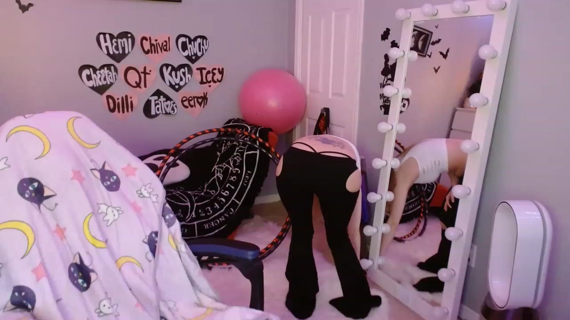 Gallery image thumbnail from Serafina's myfreecams stream on, 03/21/2023, 02:22 image 2 of 20