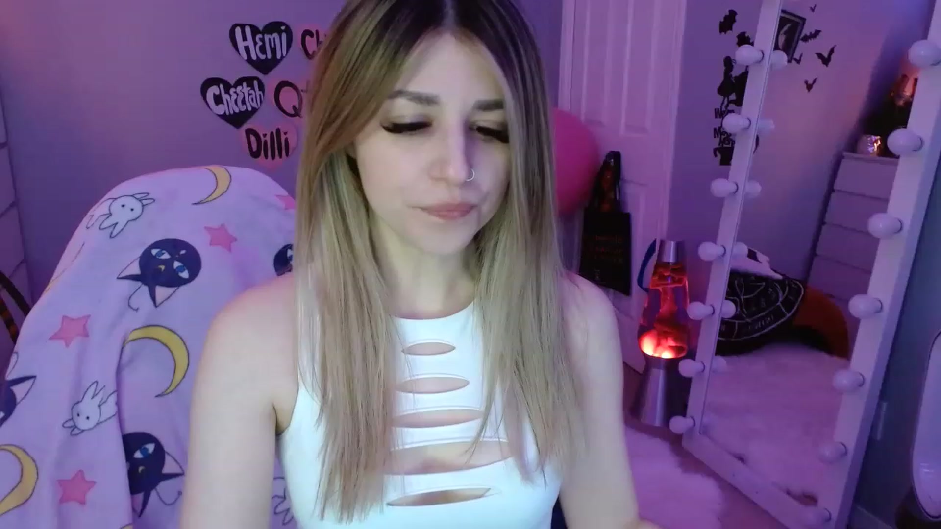 Gallery image thumbnail from Serafina's myfreecams stream on, 03/21/2023, 04:11 image 17 of 20