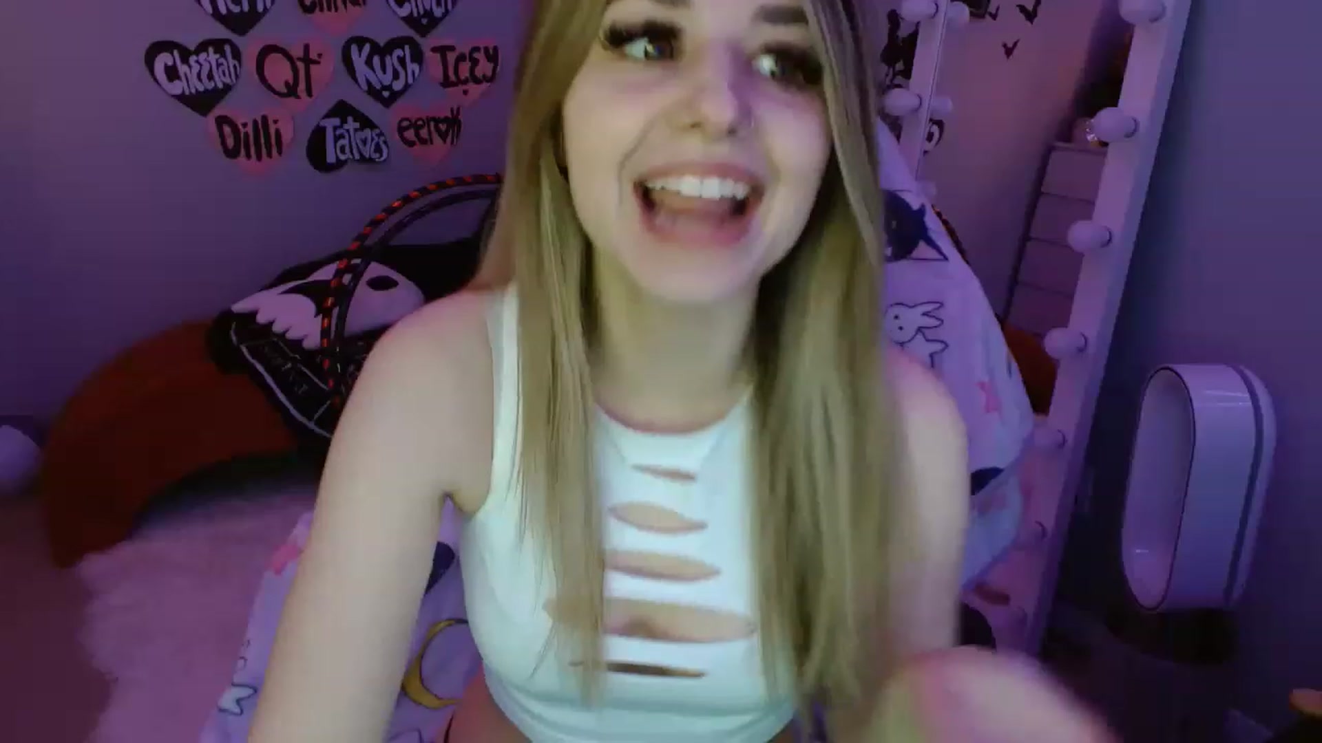 Gallery image thumbnail from Serafina's myfreecams stream on, 03/21/2023, 04:11 image 5 of 20