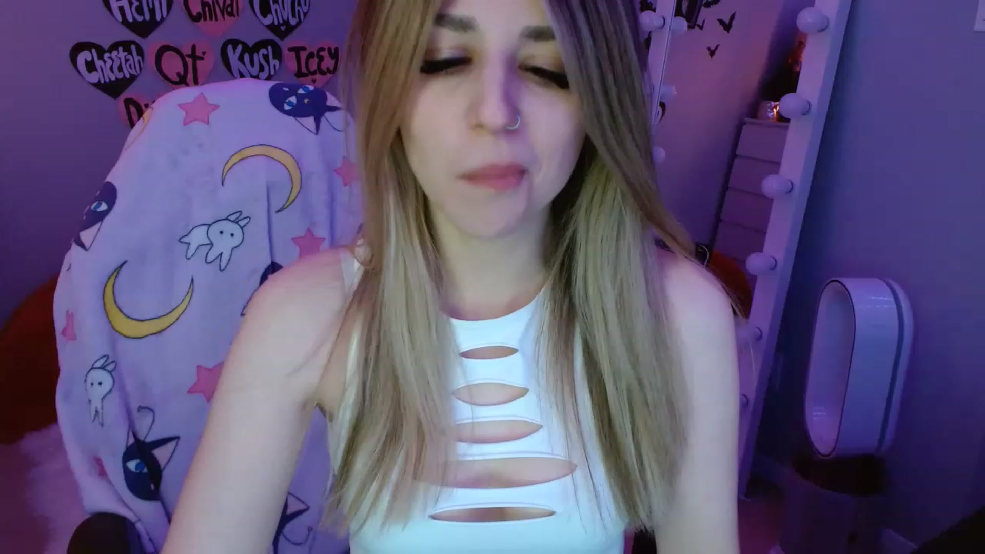 Gallery image thumbnail from Serafina's myfreecams stream on, 03/21/2023, 06:02 image 5 of 20