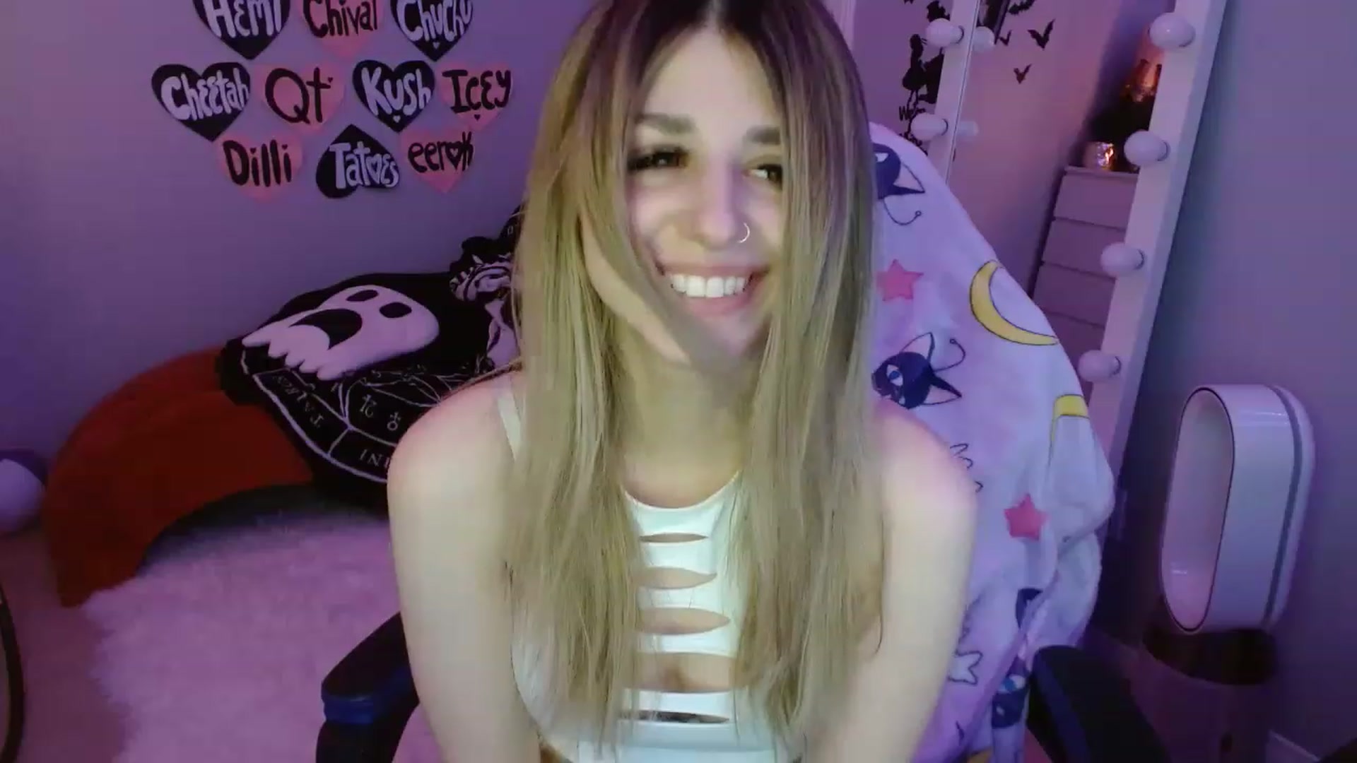 Gallery image thumbnail from Serafina's myfreecams stream on, 03/21/2023, 06:02 image 15 of 20