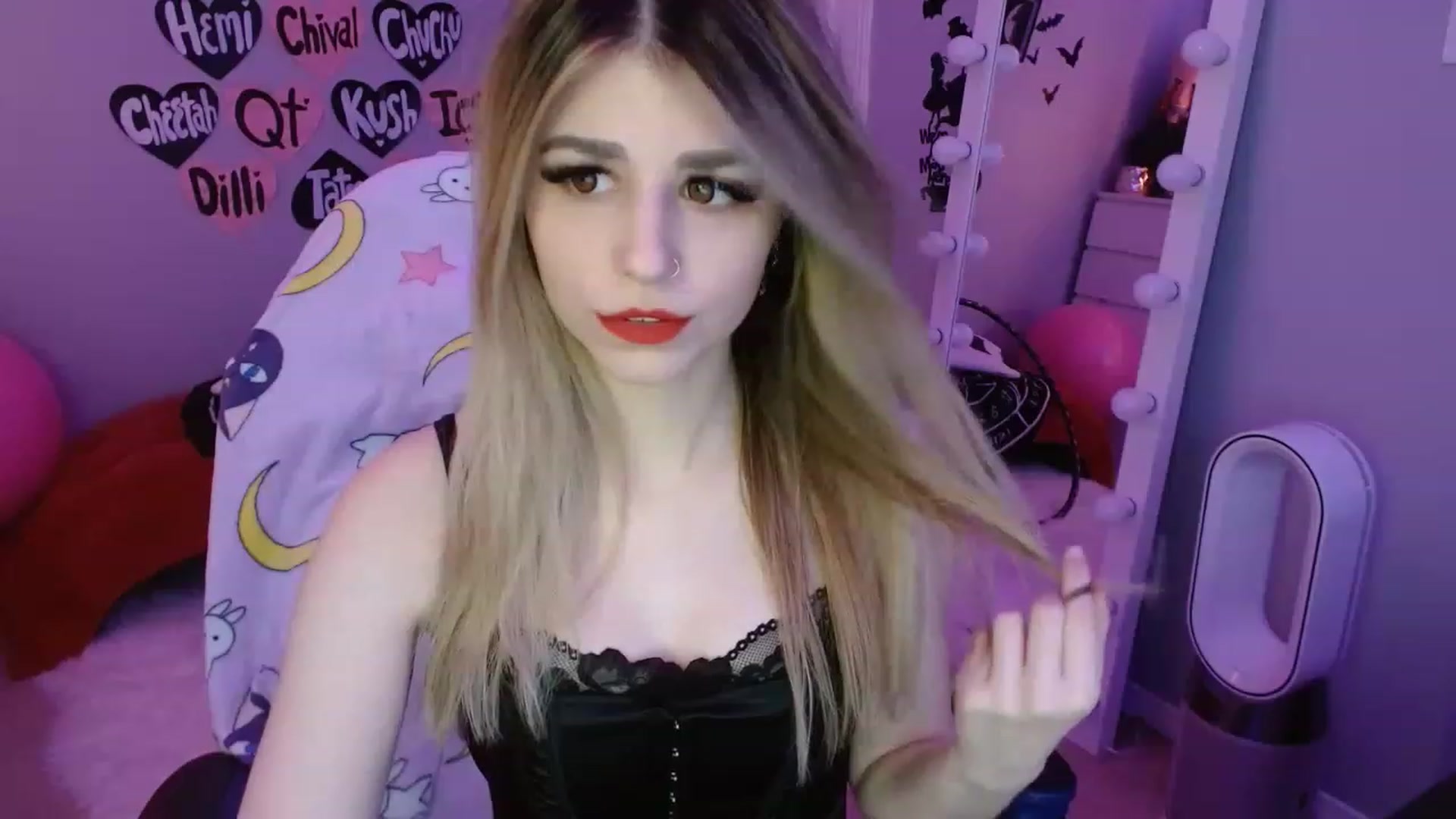Gallery image thumbnail from Serafina's myfreecams stream on, 03/22/2023, 04:04 image 8 of 20