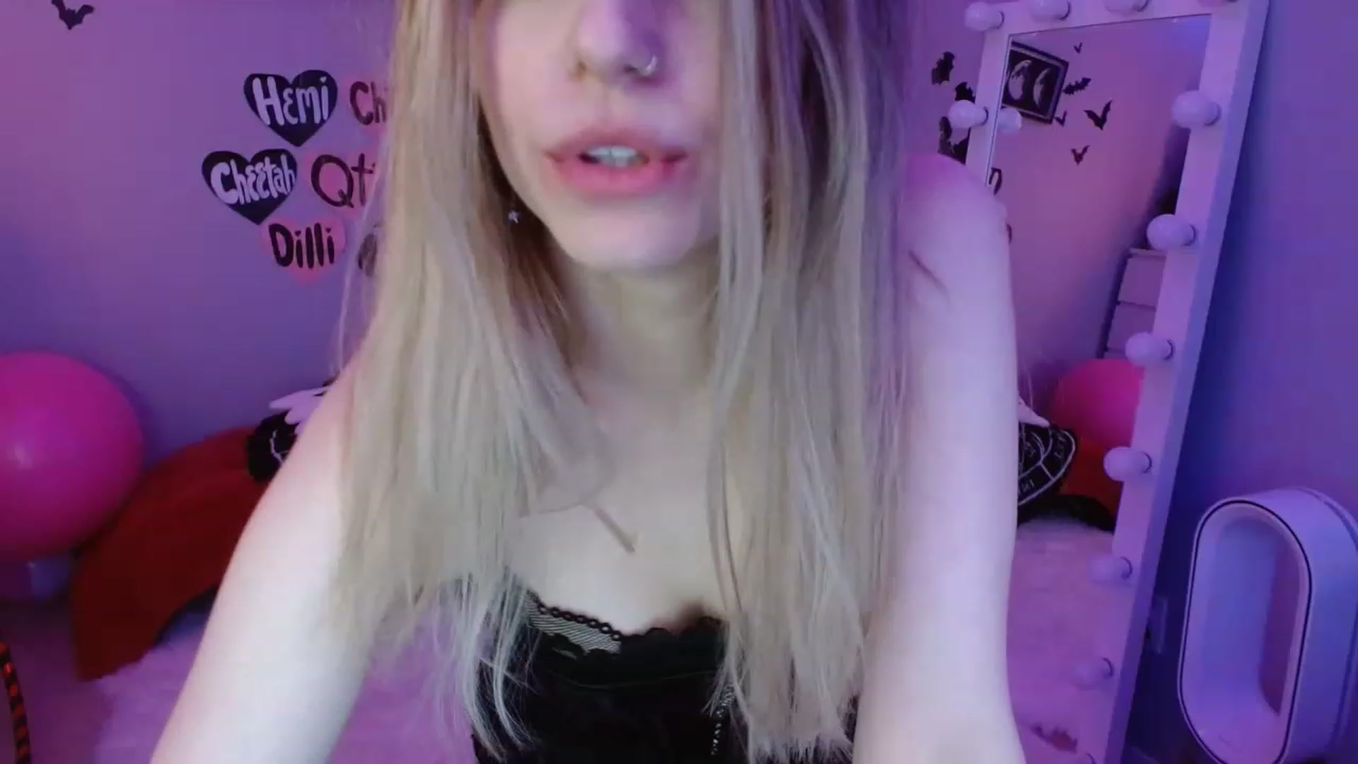 Gallery image thumbnail from Serafina's myfreecams stream on, 03/22/2023, 05:00 image 9 of 20