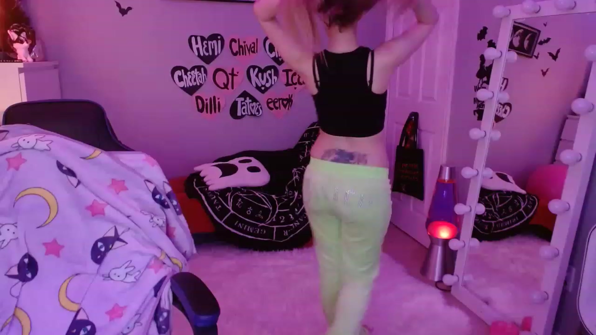 Gallery image thumbnail from Serafina's myfreecams stream on, 03/24/2023, 01:55 image 20 of 20