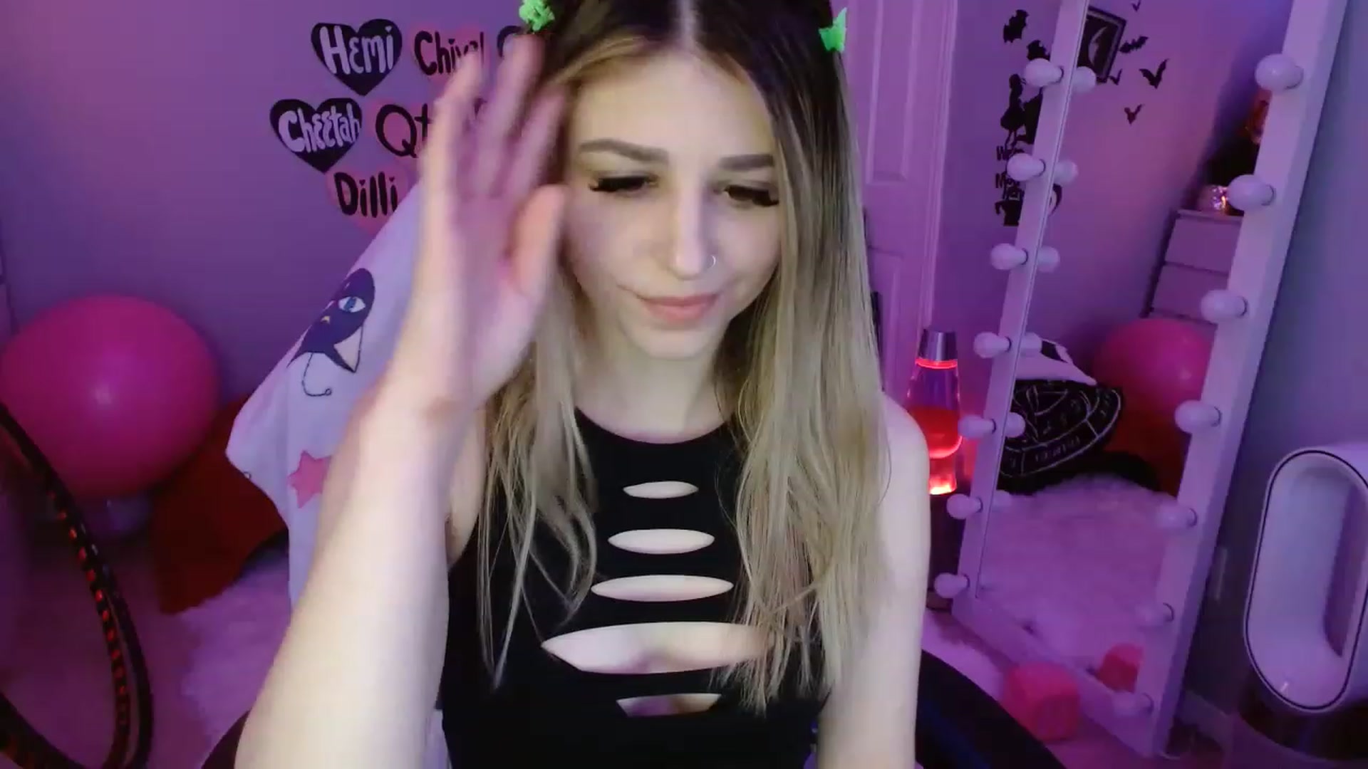 Gallery image thumbnail from Serafina's myfreecams stream on, 03/24/2023, 05:01 image 8 of 20