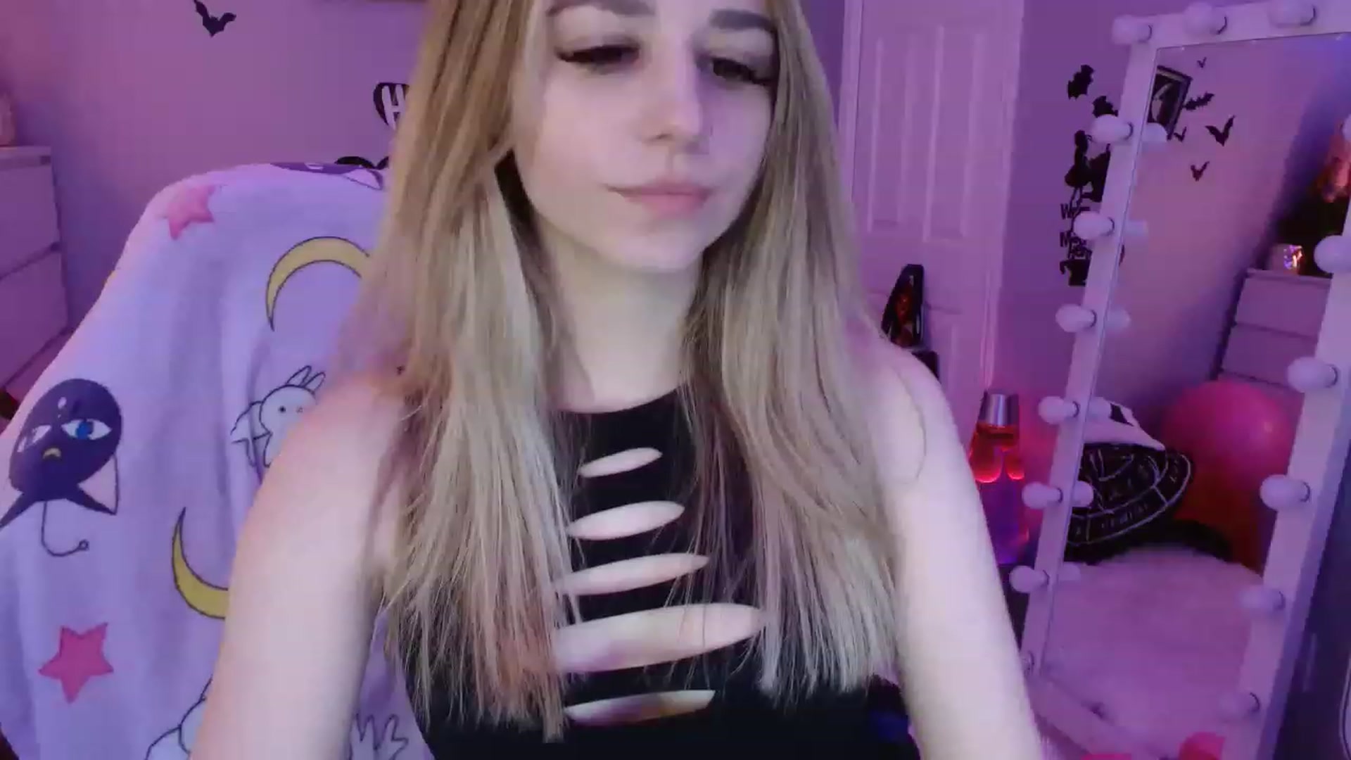 Gallery image thumbnail from Serafina's myfreecams stream on, 03/24/2023, 05:01 image 19 of 20