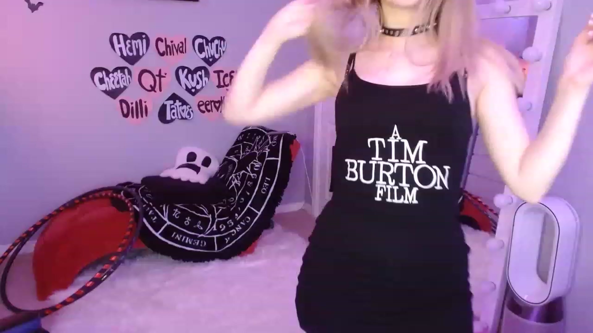 Gallery image thumbnail from Serafina's myfreecams stream on, 03/25/2023, 04:19 image 9 of 20