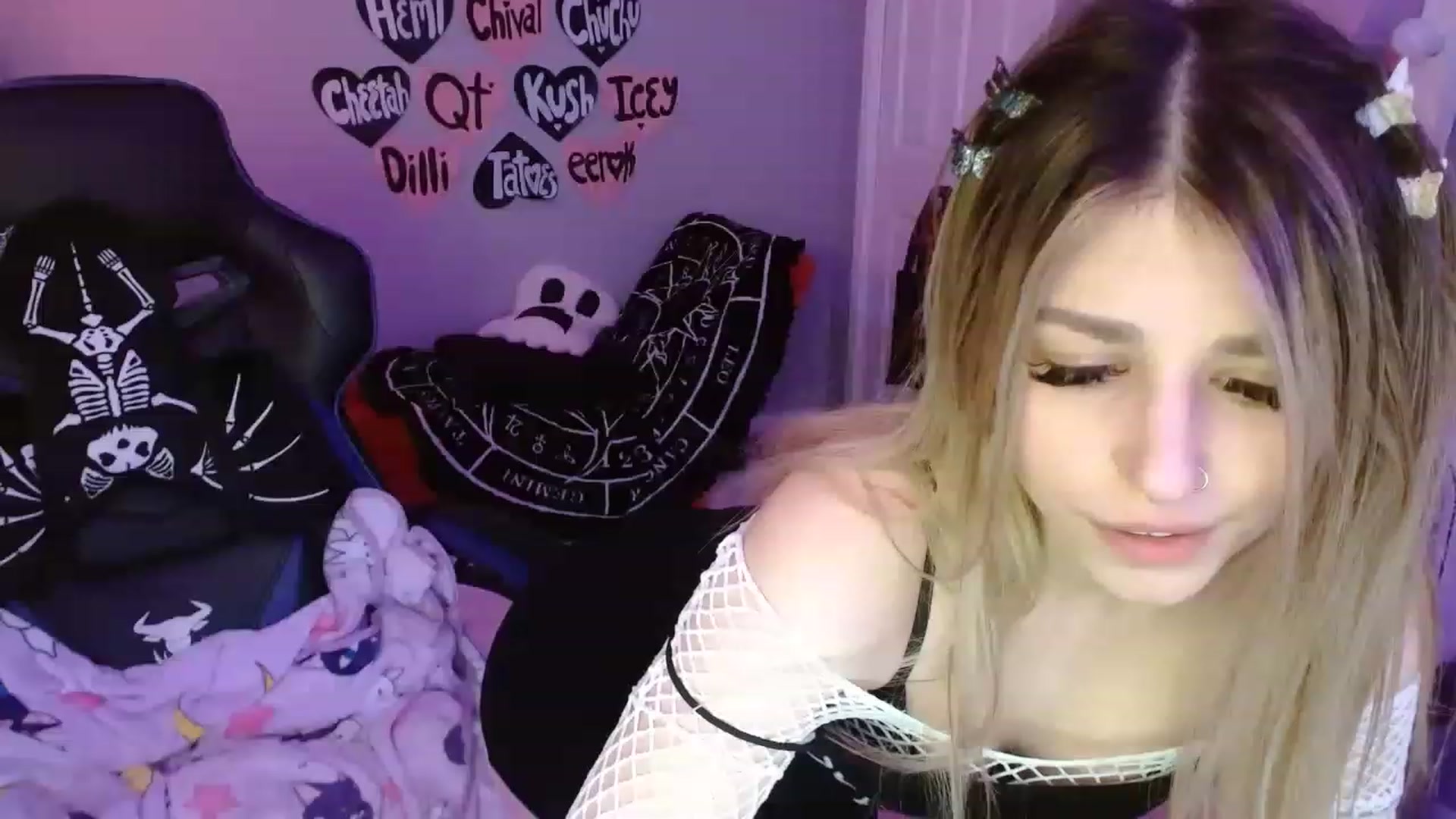 Gallery image thumbnail from Serafina's myfreecams stream on, 03/25/2023, 06:24 image 6 of 20