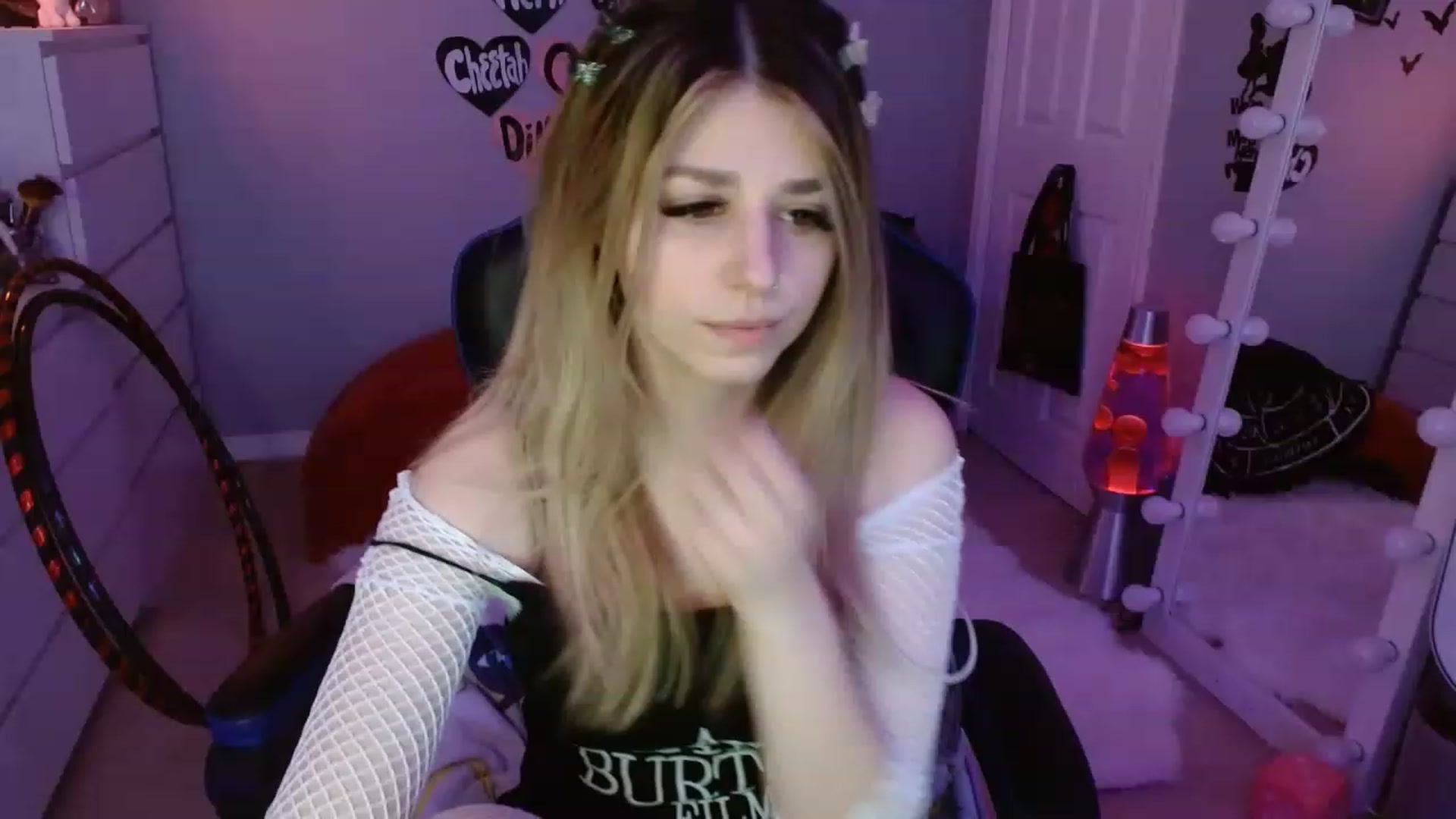 Gallery image thumbnail from Serafina's myfreecams stream on, 03/25/2023, 06:24 image 2 of 20