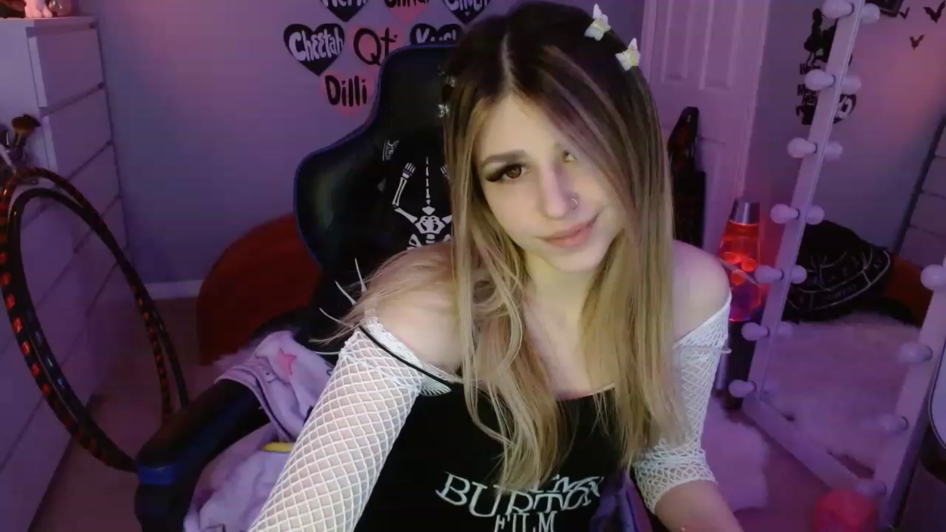 Gallery image thumbnail from Serafina's myfreecams stream on, 03/25/2023, 06:24 image 3 of 20