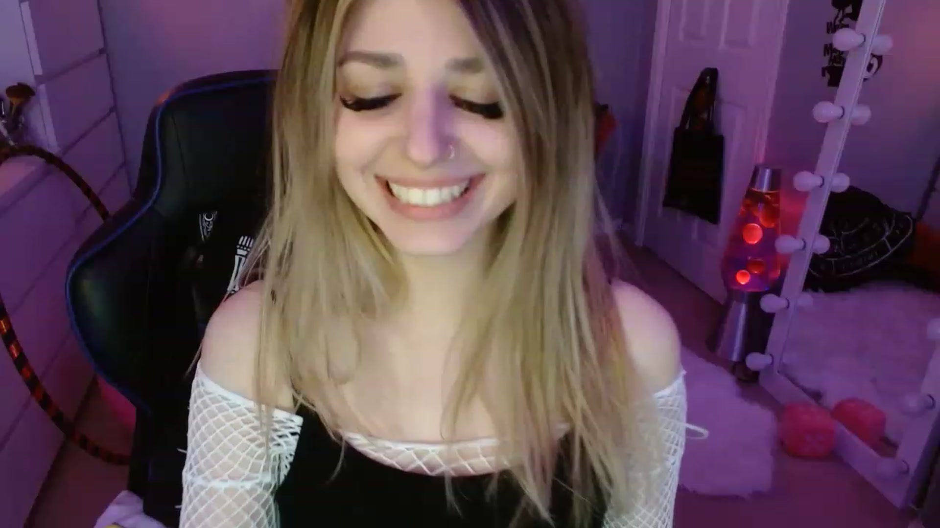 Gallery image thumbnail from Serafina's myfreecams stream on, 03/25/2023, 06:24 image 19 of 20