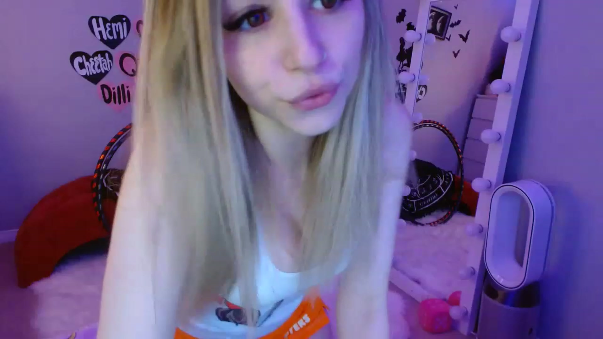 Gallery image thumbnail from Serafina's myfreecams stream on, 03/26/2023, 01:45 image 10 of 20