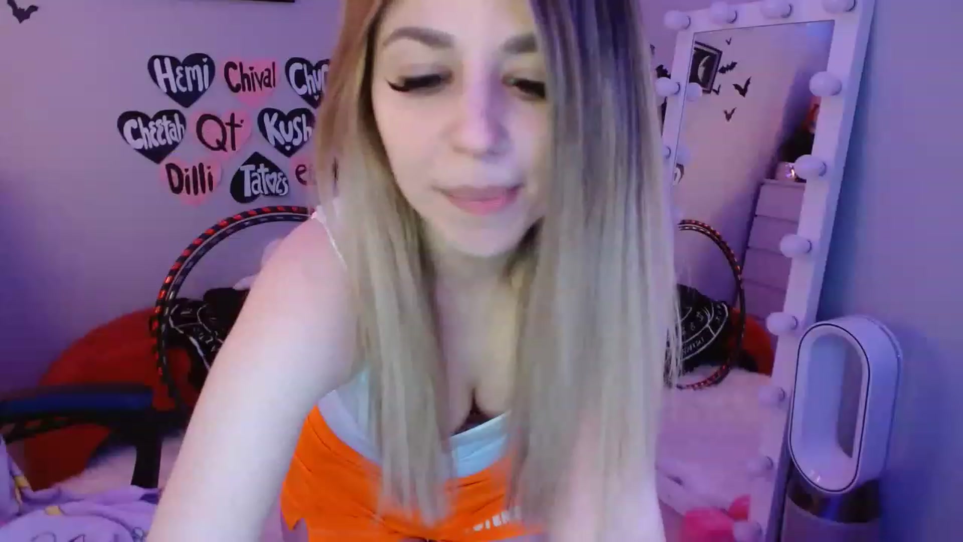 Gallery image thumbnail from Serafina's myfreecams stream on, 03/26/2023, 01:45 image 16 of 20