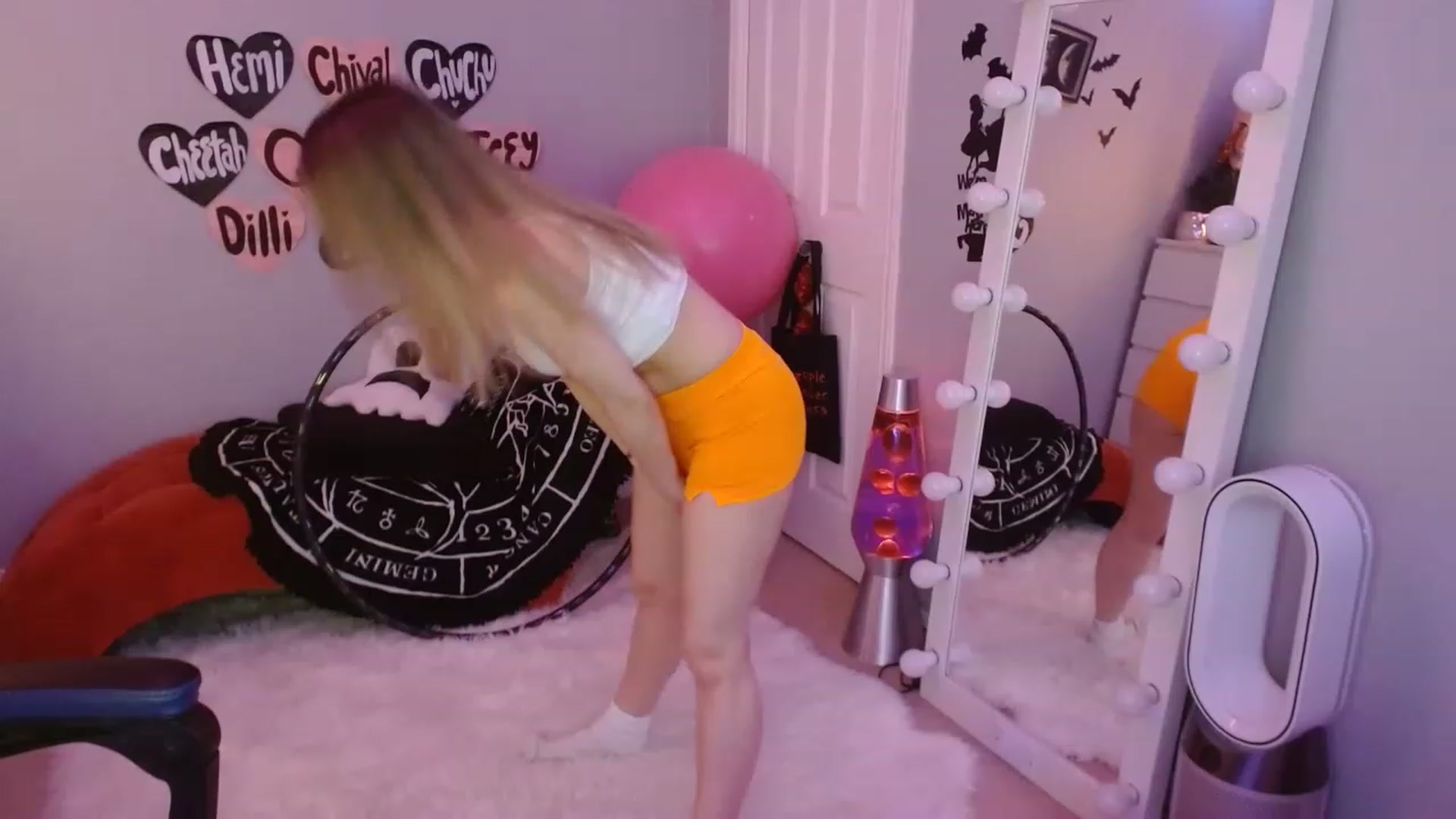 Gallery image thumbnail from Serafina's myfreecams stream on, 03/26/2023, 06:01 image 18 of 20