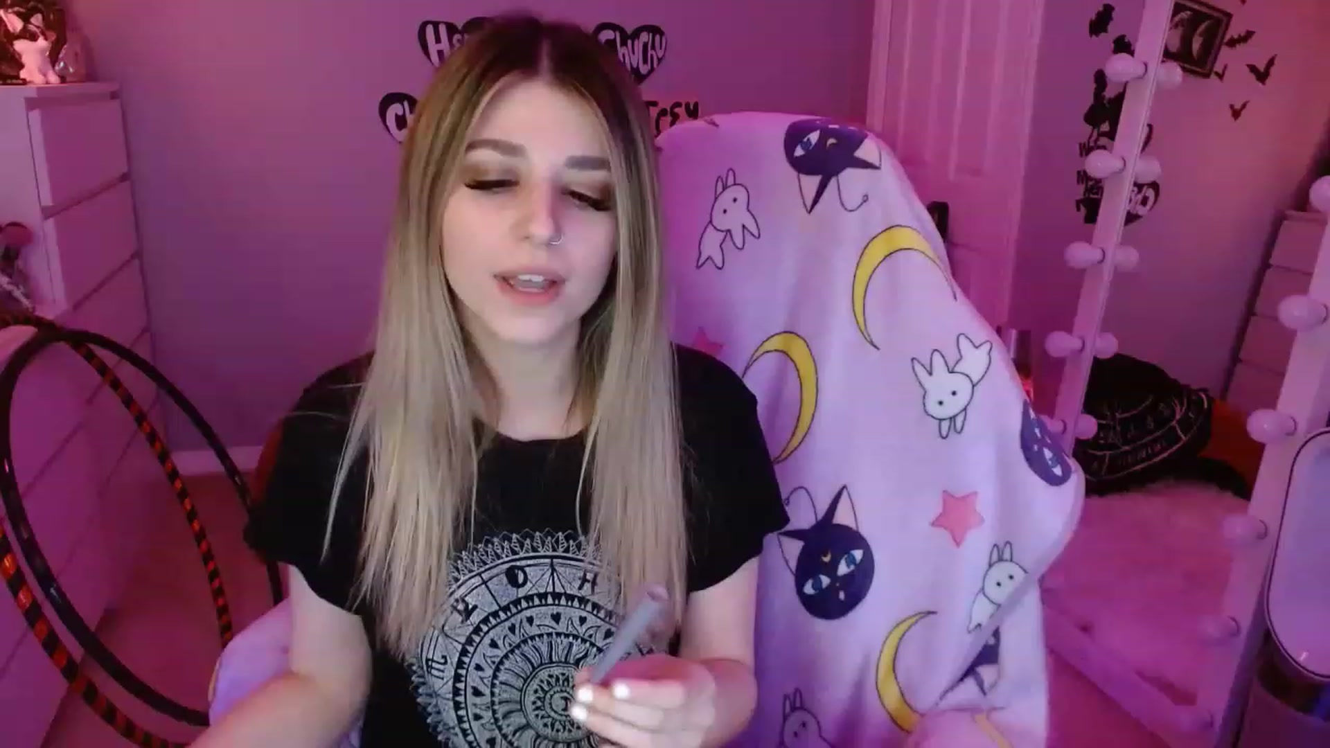 Gallery image thumbnail from Serafina's myfreecams stream on, 03/27/2023, 04:10 image 13 of 20