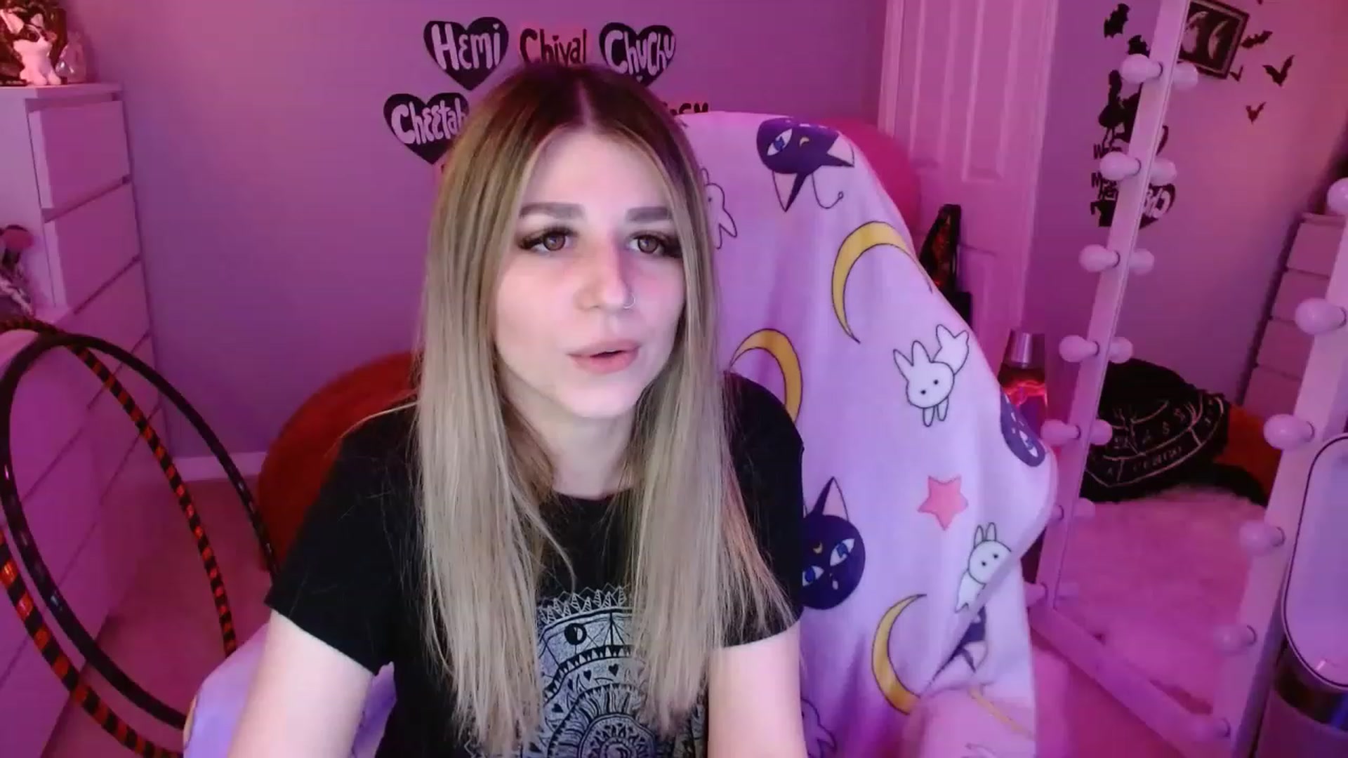 Gallery image thumbnail from Serafina's myfreecams stream on, 03/27/2023, 04:10 image 12 of 20