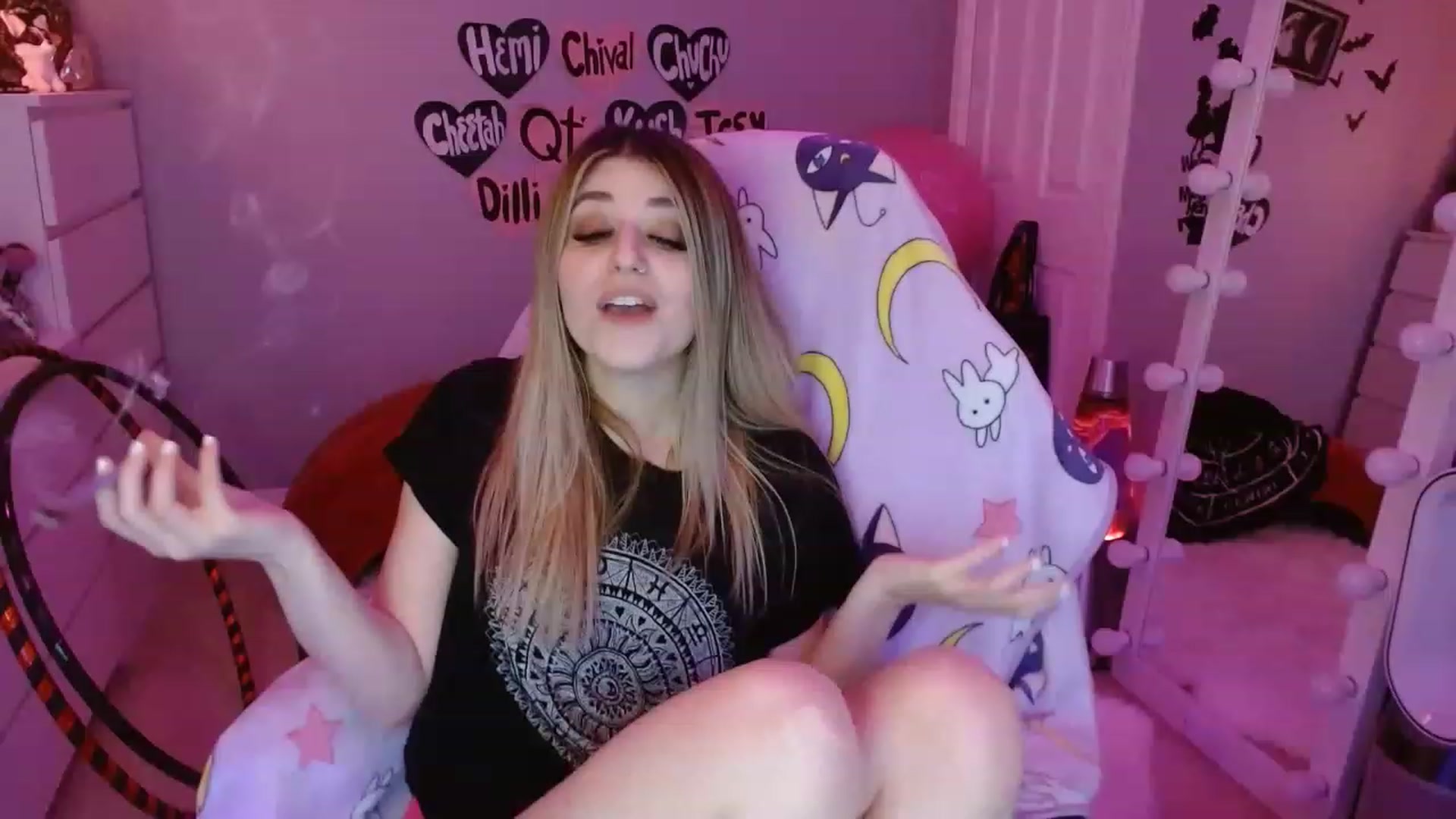 Gallery image thumbnail from Serafina's myfreecams stream on, 03/27/2023, 04:10 image 14 of 20