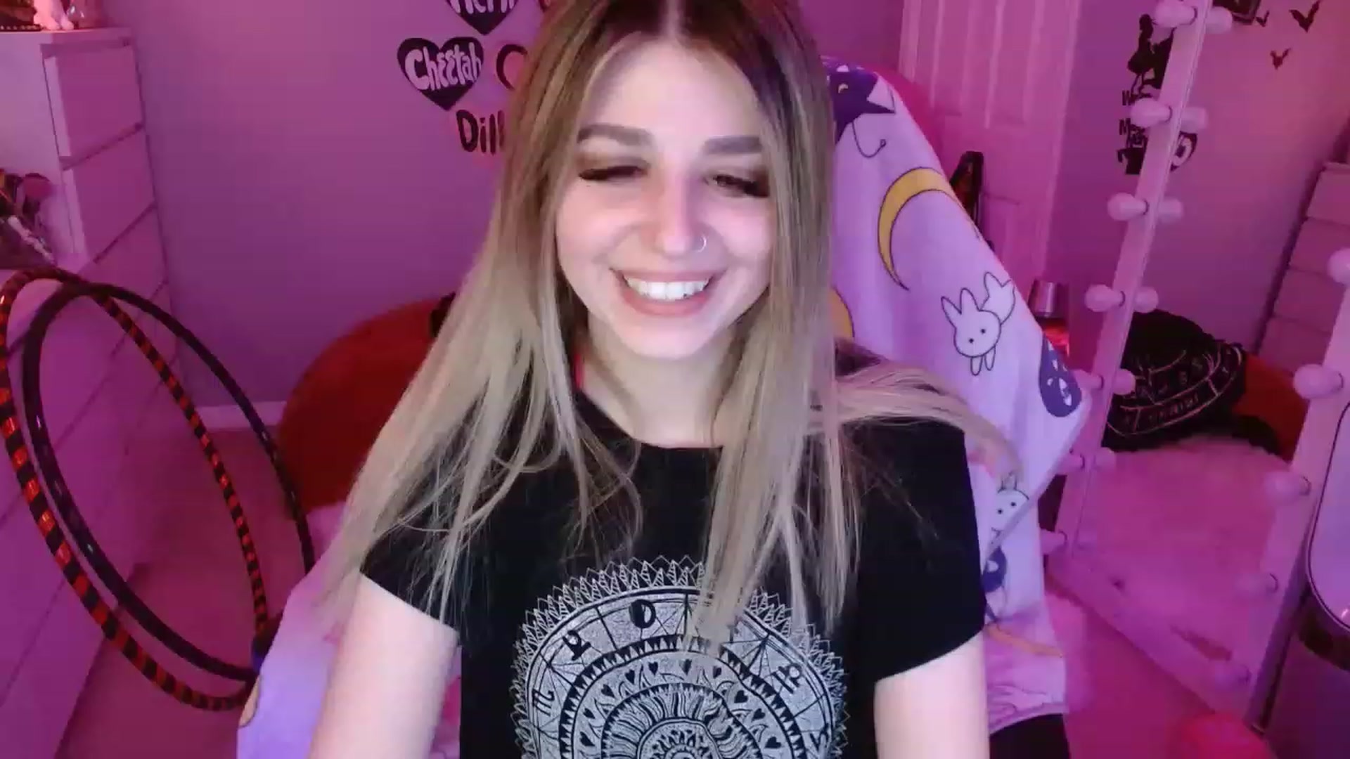 Gallery image thumbnail from Serafina's myfreecams stream on, 03/27/2023, 04:10 image 20 of 20