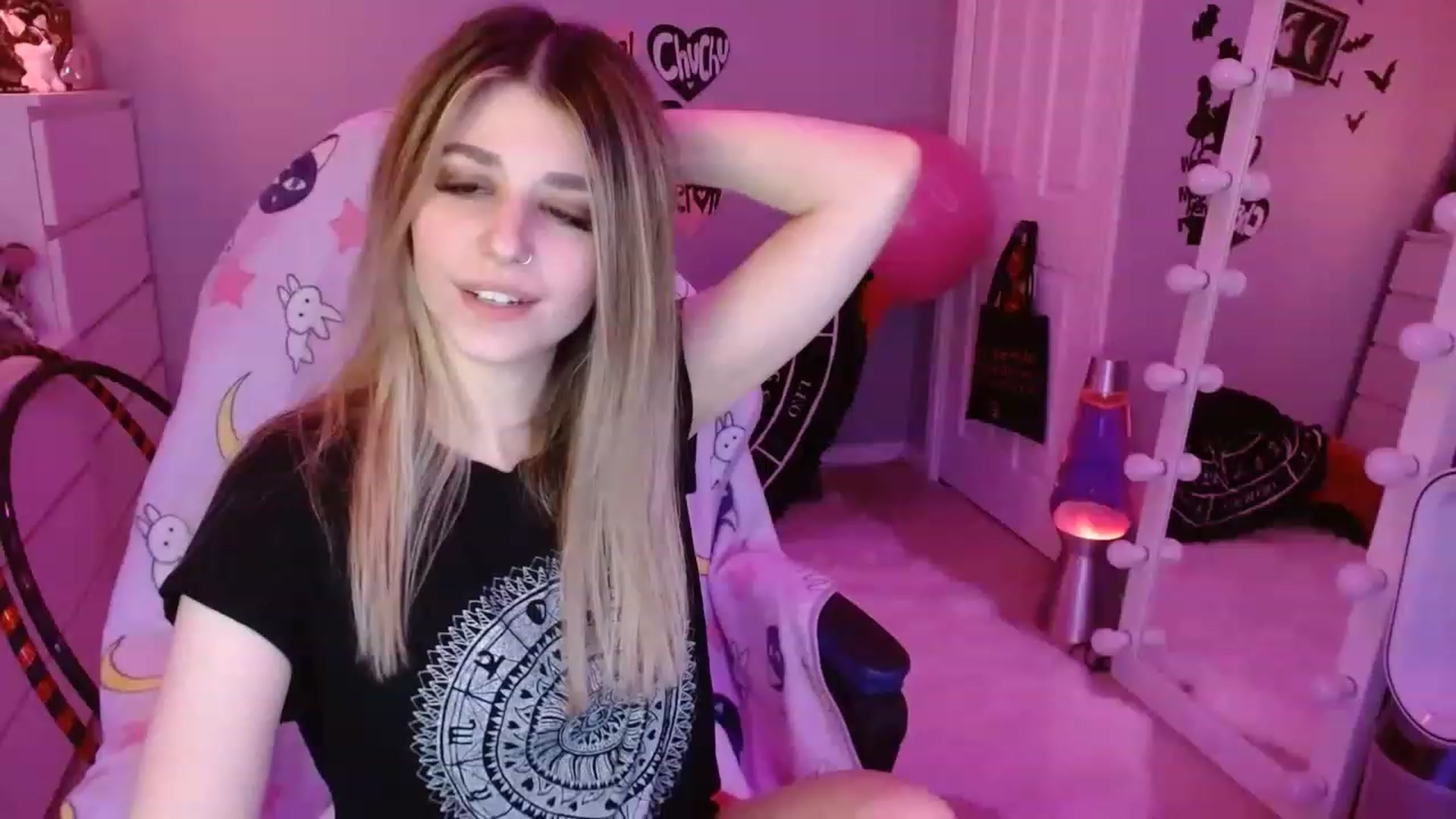 Gallery image thumbnail from Serafina's myfreecams stream on, 03/27/2023, 04:10 image 4 of 20