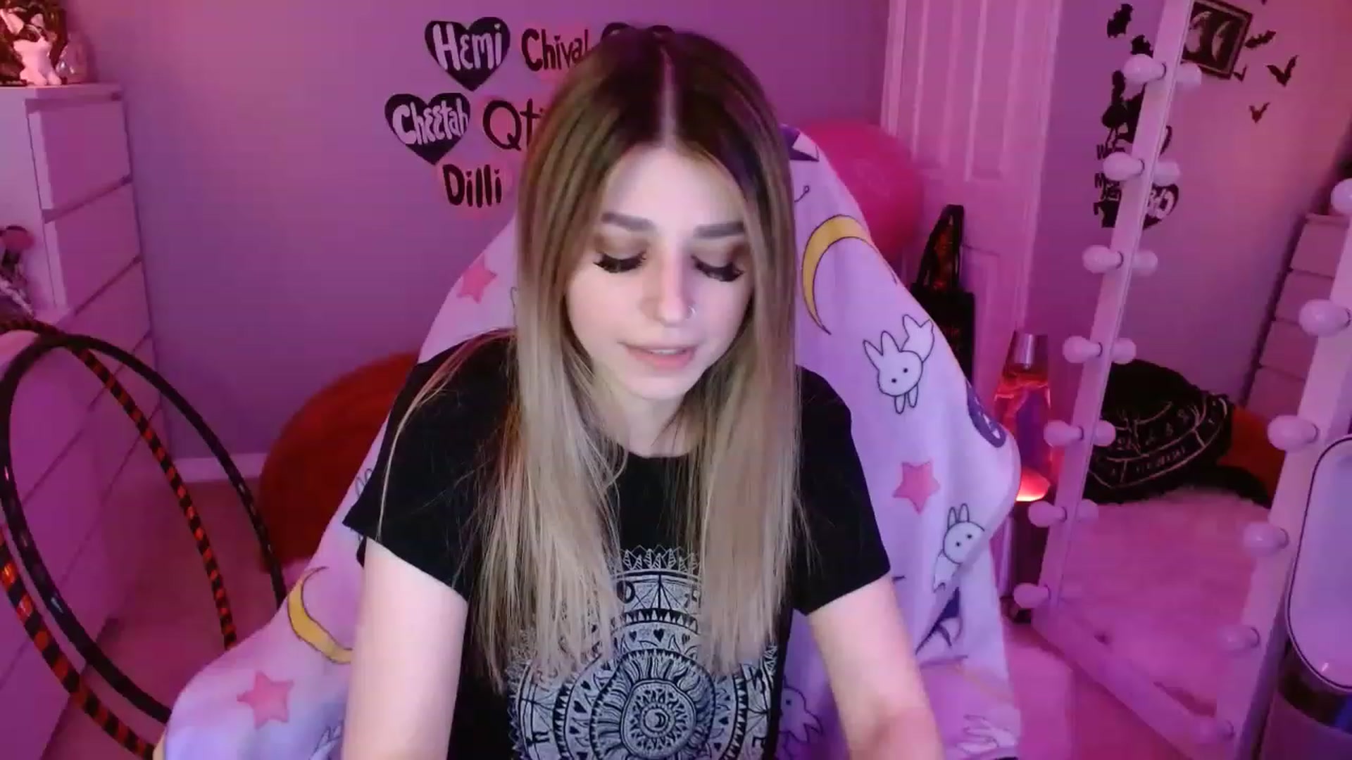 Gallery image thumbnail from Serafina's myfreecams stream on, 03/27/2023, 04:10 image 10 of 20