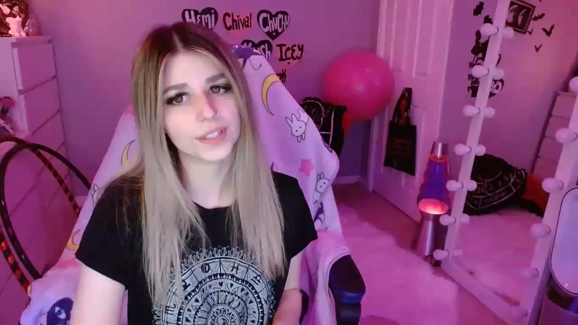 Gallery image thumbnail from Serafina's myfreecams stream on, 03/27/2023, 04:10 image 5 of 20