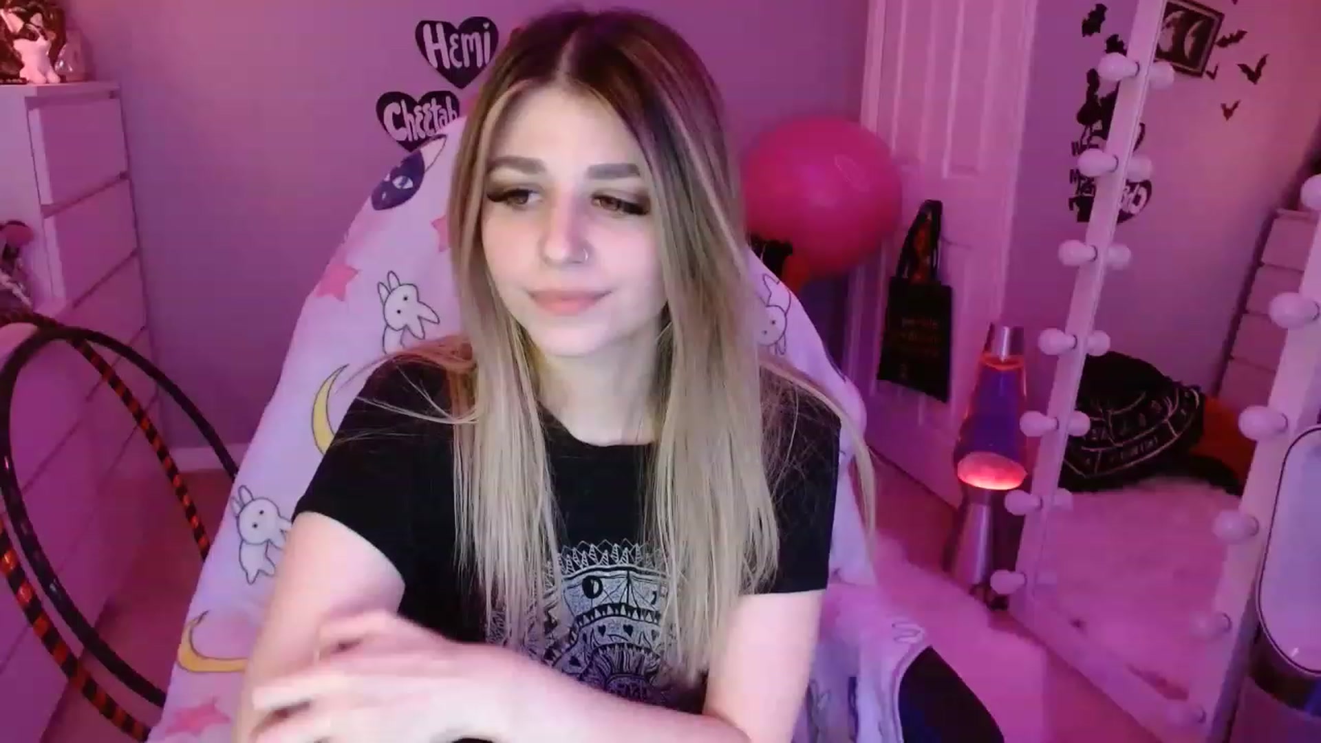Gallery image thumbnail from Serafina's myfreecams stream on, 03/27/2023, 04:10 image 8 of 20