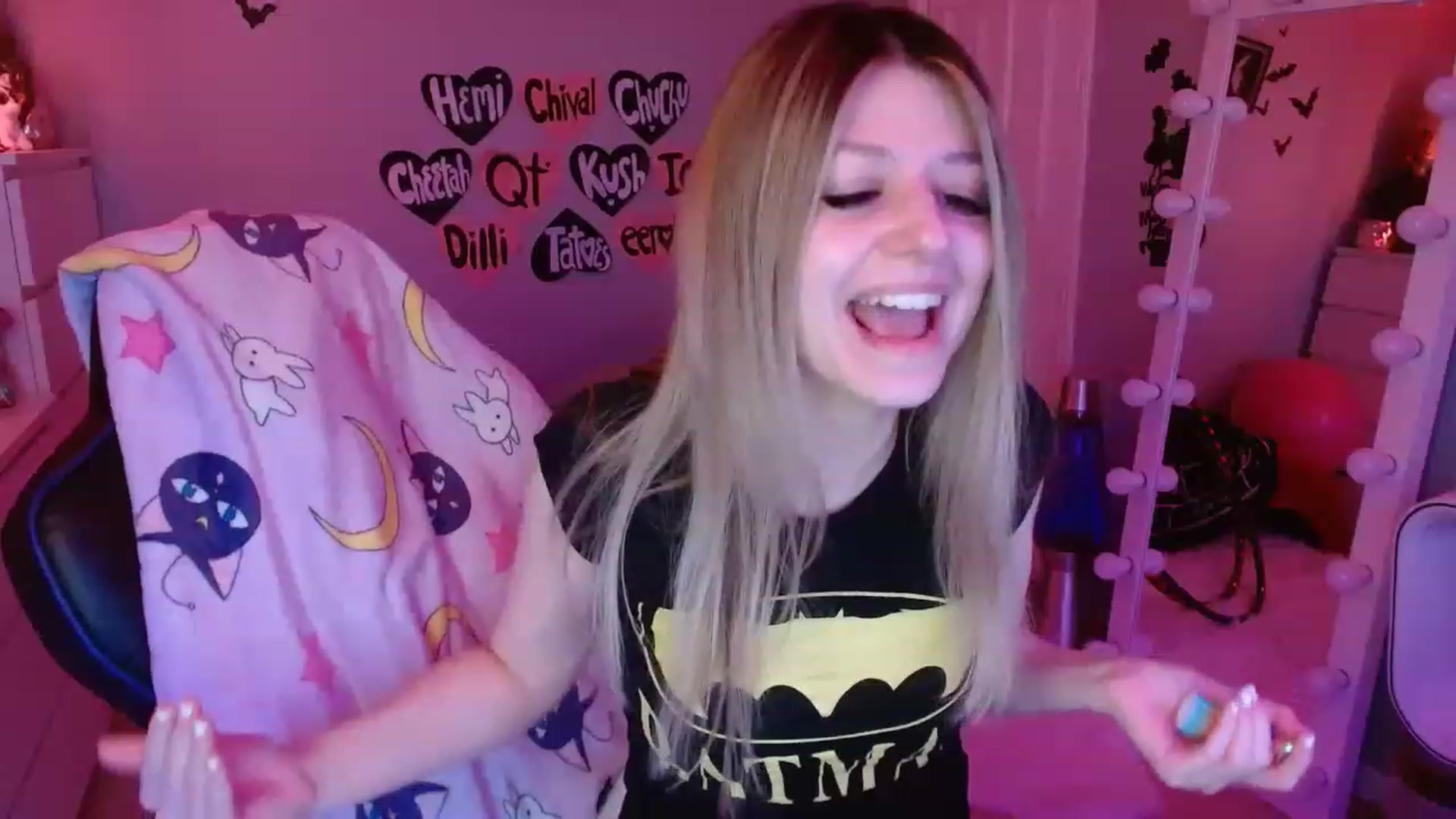 Gallery image thumbnail from Serafina's myfreecams stream on, 03/28/2023, 04:44 image 5 of 20