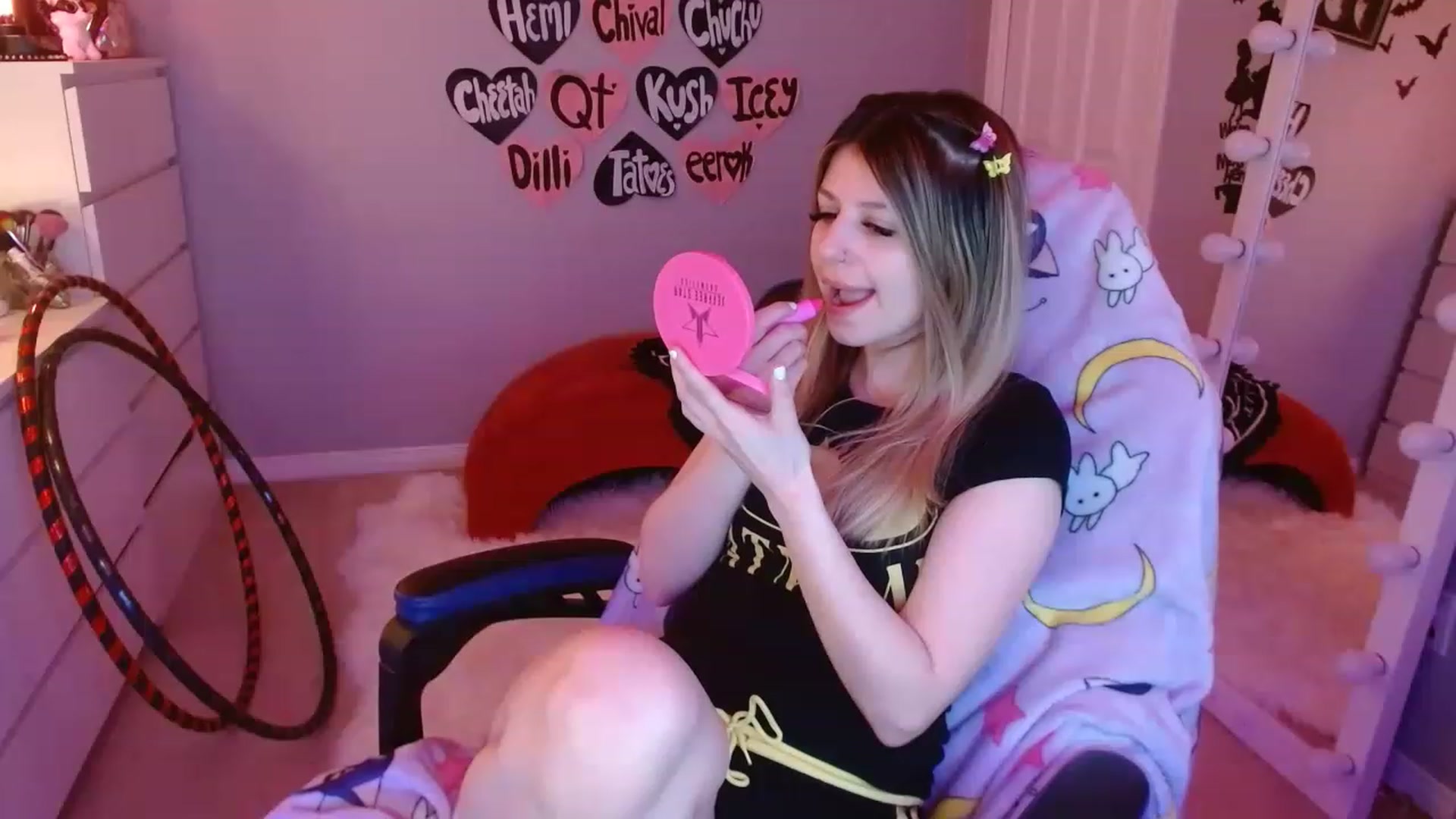 Gallery image thumbnail from Serafina's myfreecams stream on, 03/28/2023, 04:44 image 17 of 20