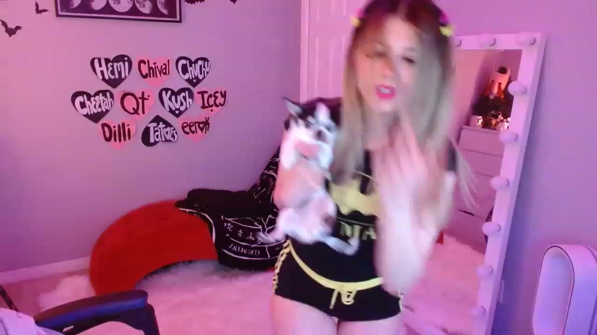 Gallery image thumbnail from Serafina's myfreecams stream on, 03/28/2023, 05:52 image 8 of 20