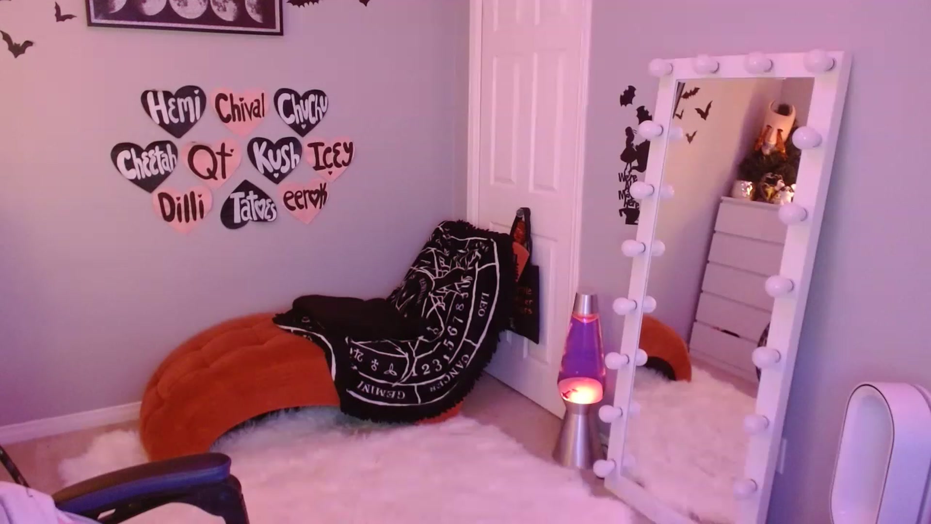 Gallery image thumbnail from Serafina's myfreecams stream on, 03/28/2023, 05:52 image 7 of 20