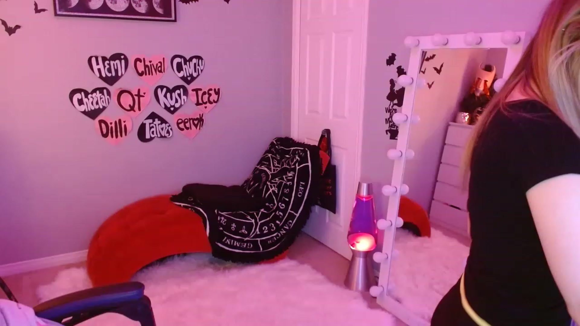Gallery image thumbnail from Serafina's myfreecams stream on, 03/28/2023, 05:52 image 9 of 20