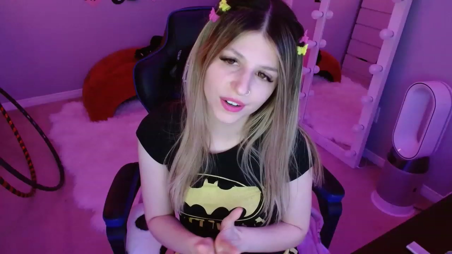 Gallery image thumbnail from Serafina's myfreecams stream on, 03/28/2023, 08:05 image 16 of 20