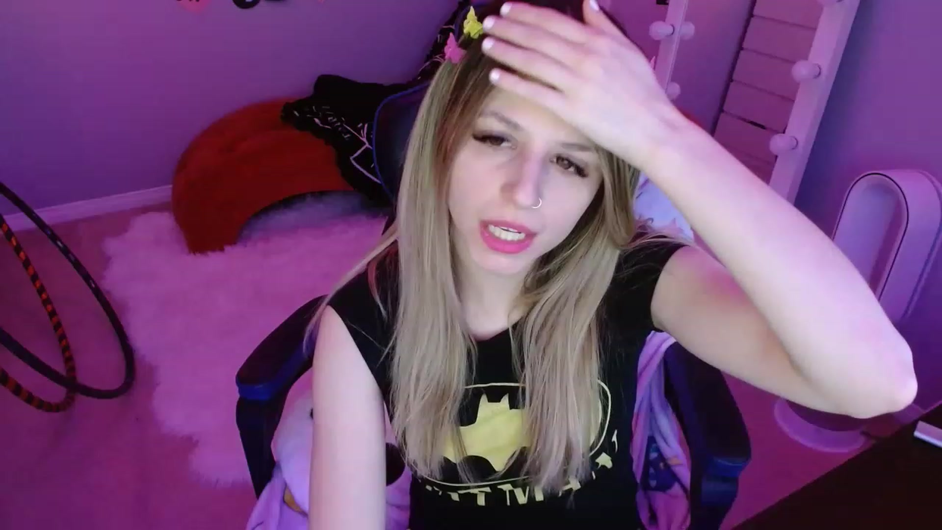 Gallery image thumbnail from Serafina's myfreecams stream on, 03/28/2023, 08:05 image 13 of 20