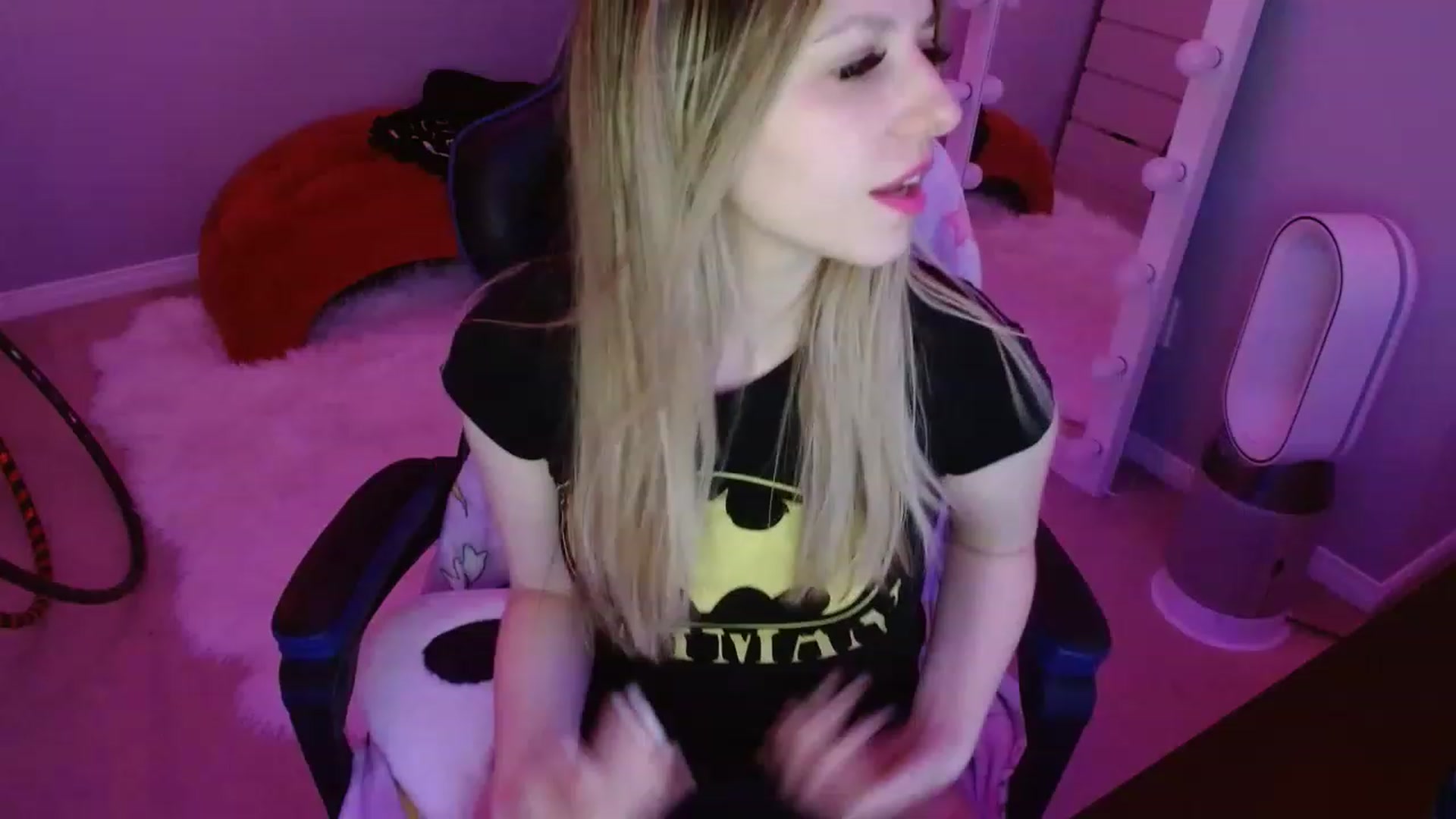 Gallery image thumbnail from Serafina's myfreecams stream on, 03/28/2023, 08:05 image 7 of 20