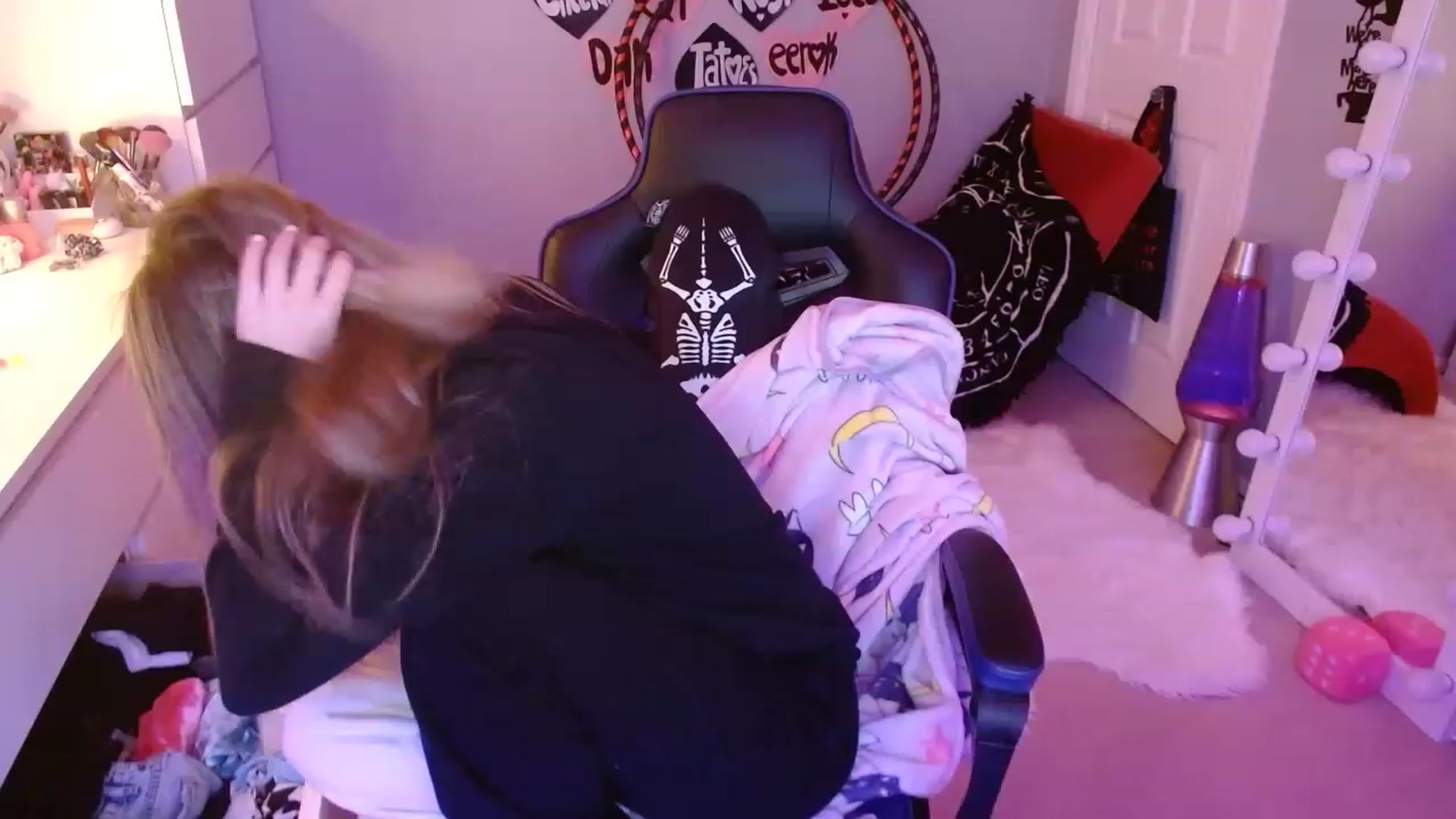 Gallery image thumbnail from Serafina's myfreecams stream on, 03/29/2023, 03:24 image 2 of 20