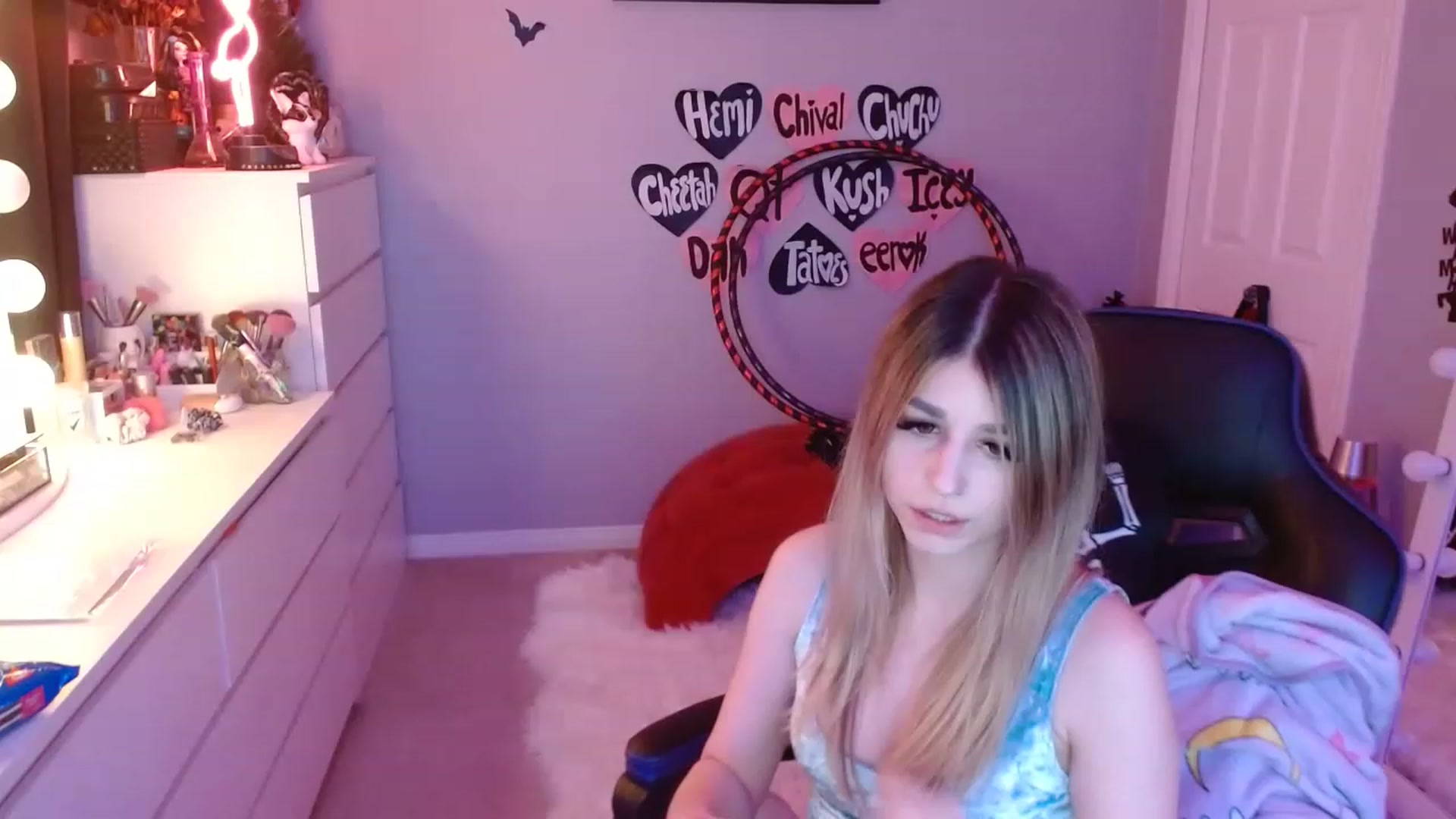 Gallery image thumbnail from Serafina's myfreecams stream on, 03/29/2023, 03:24 image 3 of 20