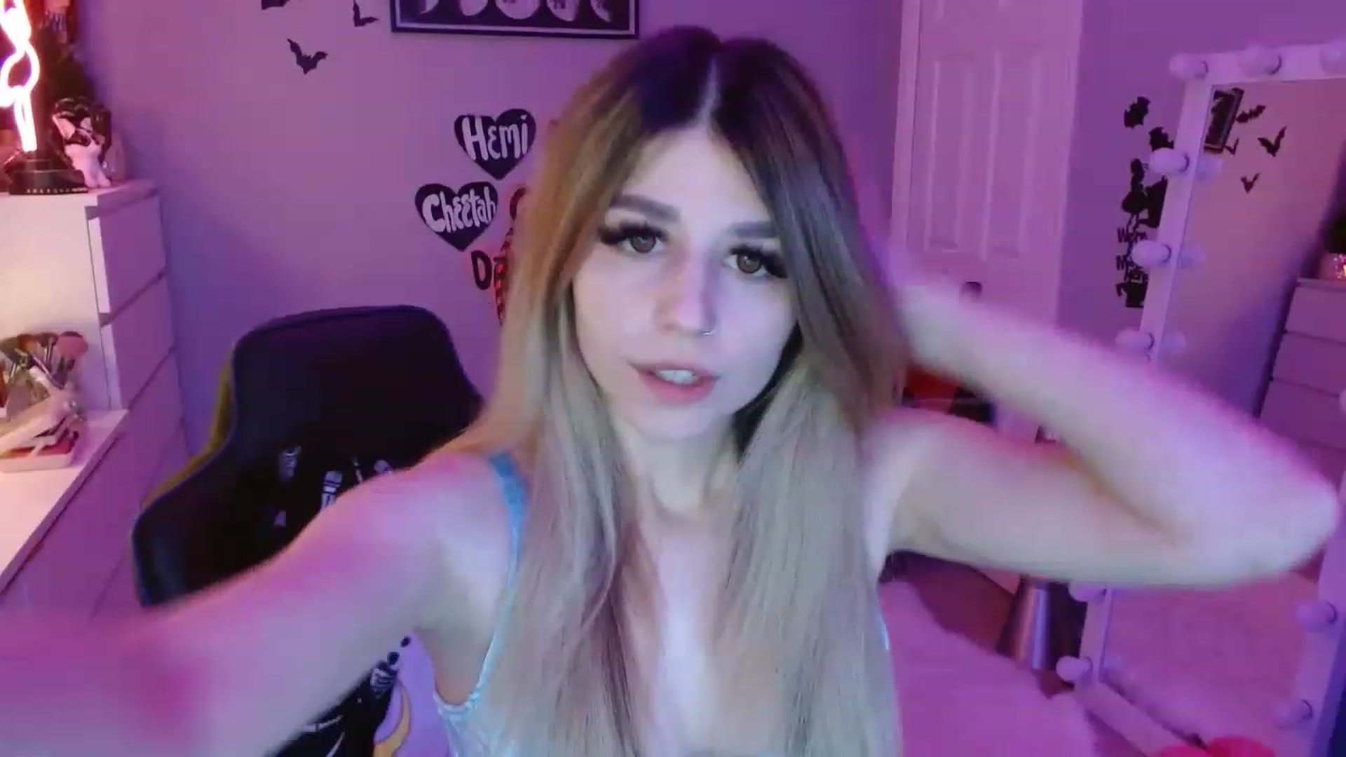 Gallery image thumbnail from Serafina's myfreecams stream on, 03/29/2023, 03:24 image 4 of 20