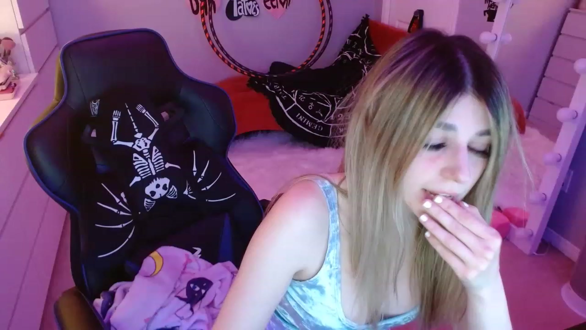 Gallery image thumbnail from Serafina's myfreecams stream on, 03/29/2023, 03:46 image 9 of 20