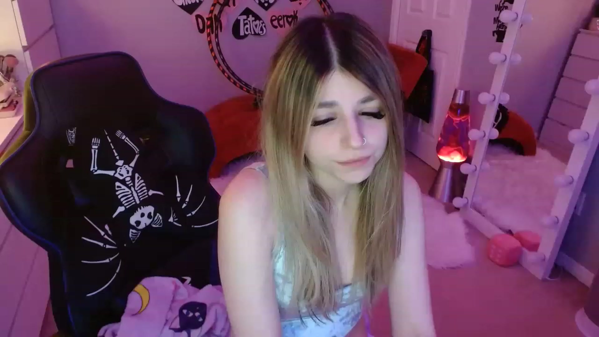 Gallery image thumbnail from Serafina's myfreecams stream on, 03/29/2023, 03:46 image 16 of 20