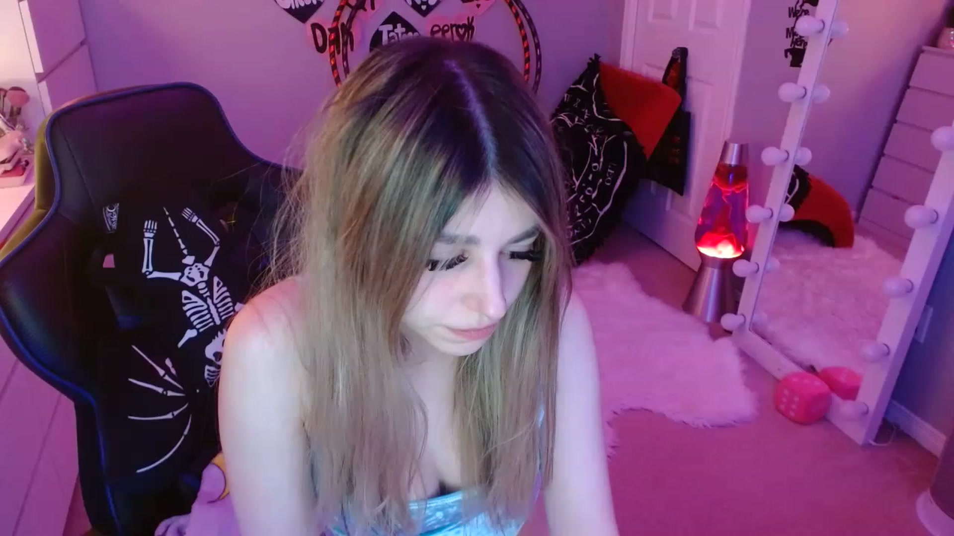 Gallery image thumbnail from Serafina's myfreecams stream on, 03/29/2023, 03:46 image 15 of 20