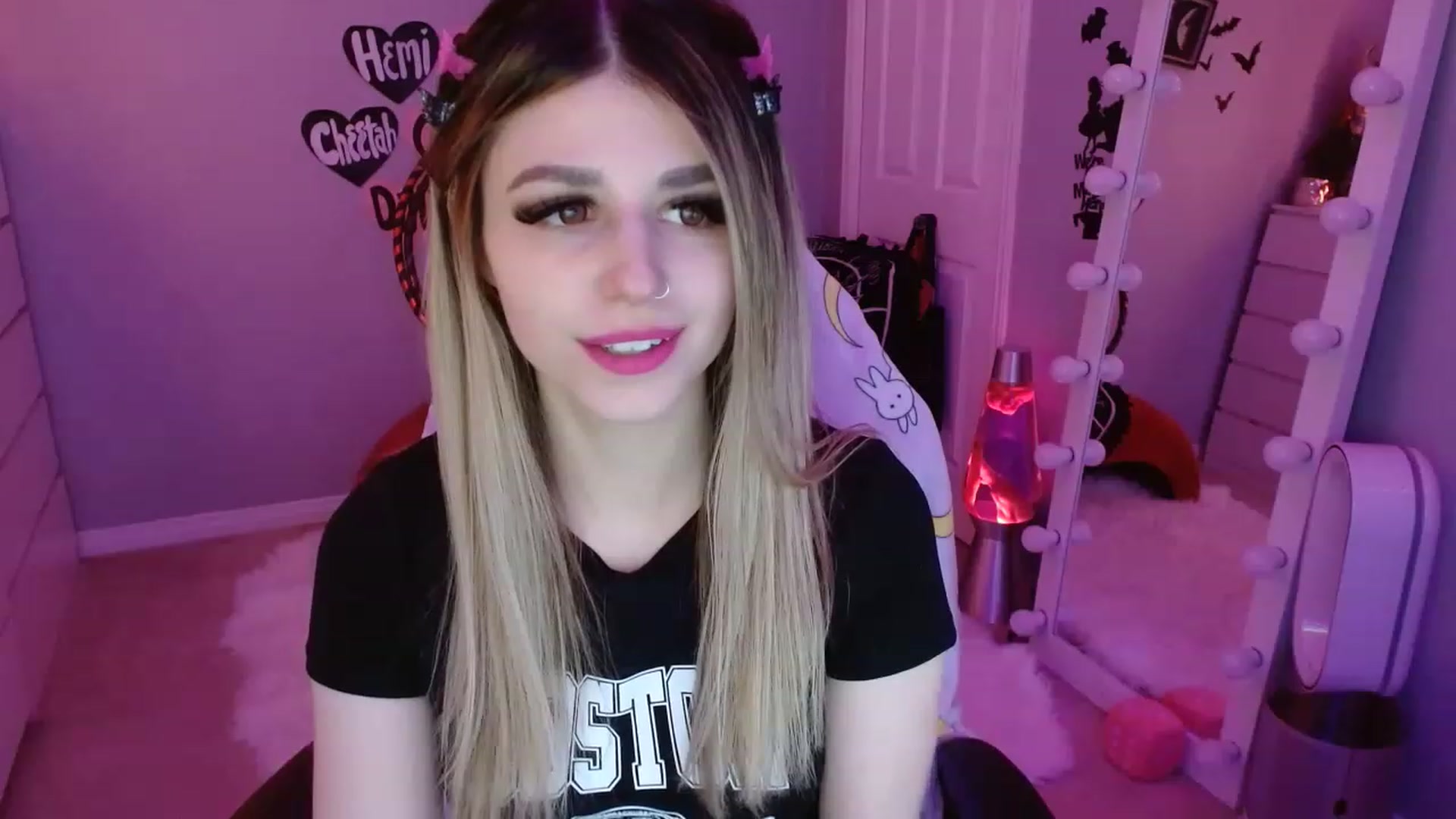 Gallery image thumbnail from Serafina's myfreecams stream on, 03/31/2023, 04:20 image 3 of 20
