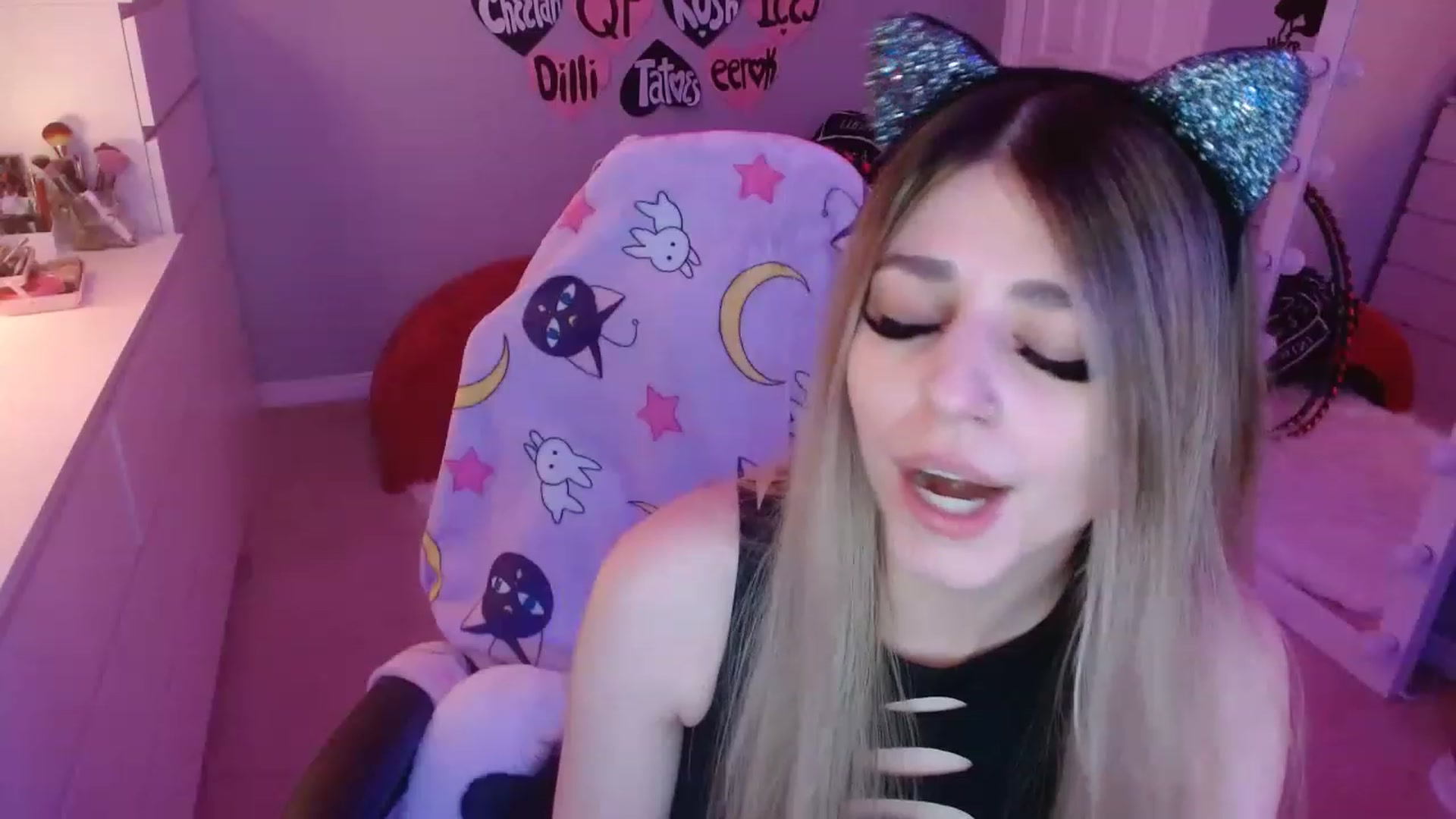 Gallery image thumbnail from Serafina's myfreecams stream on, 04/01/2023, 23:41 image 4 of 20