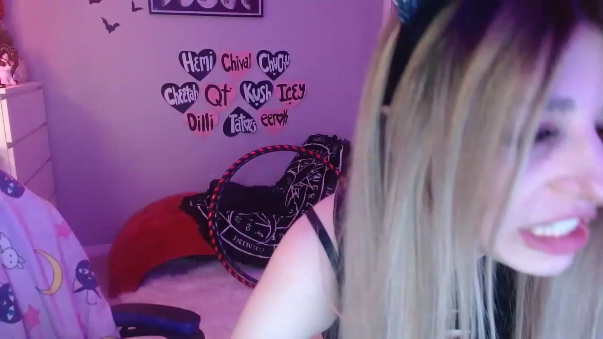 Gallery image thumbnail from Serafina's myfreecams stream on, 04/01/2023, 23:41 image 6 of 20