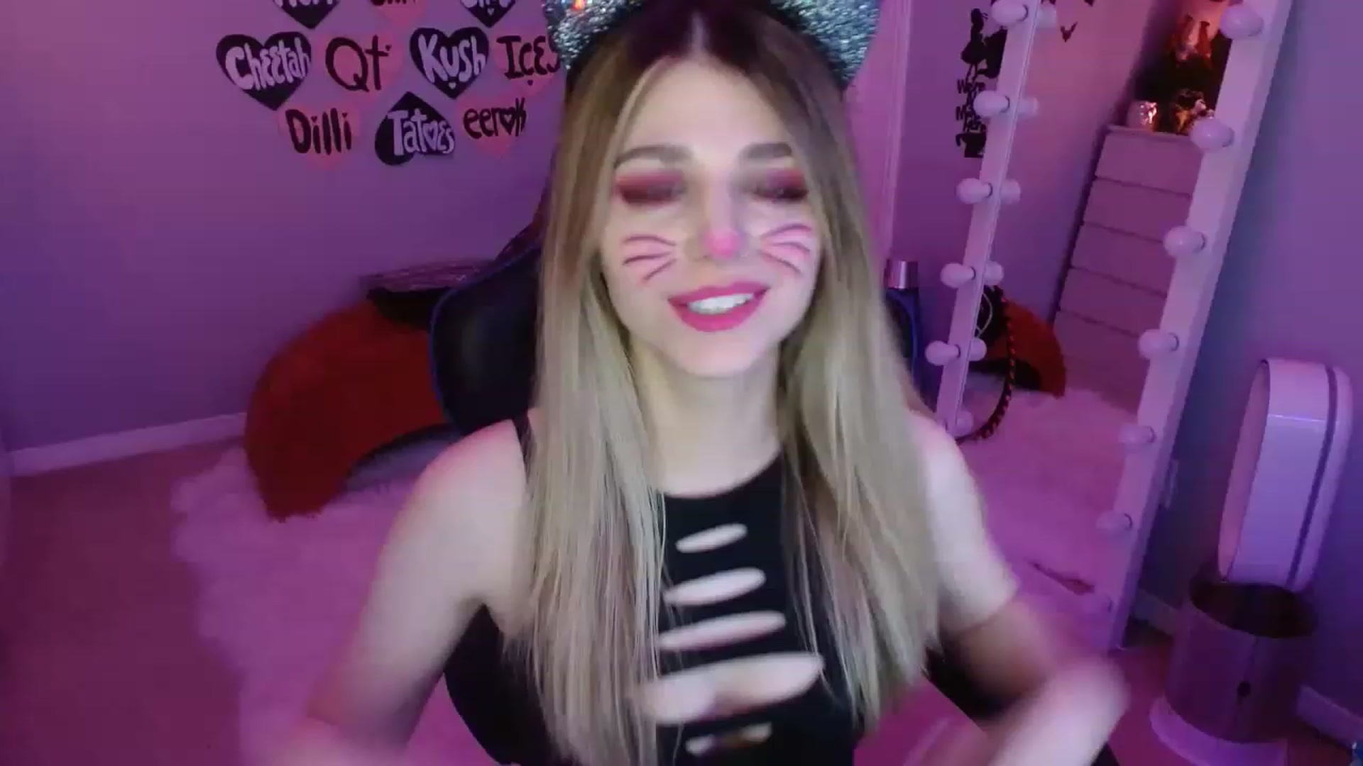 Gallery image thumbnail from Serafina's myfreecams stream on, 04/02/2023, 05:37 image 18 of 20